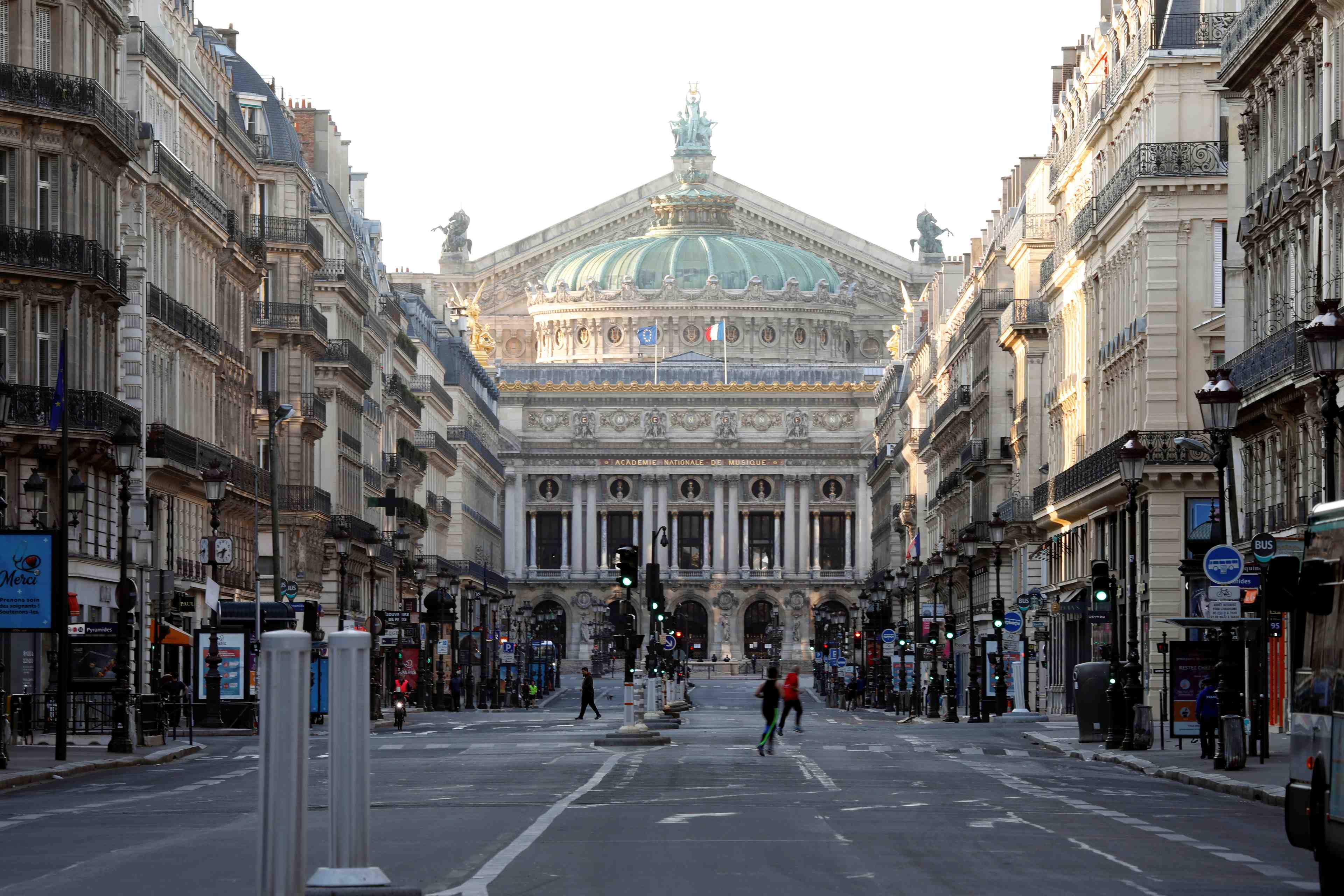 Rassemblements a paris: la prefecture ordonne la fermeture de certains commerces samedi
