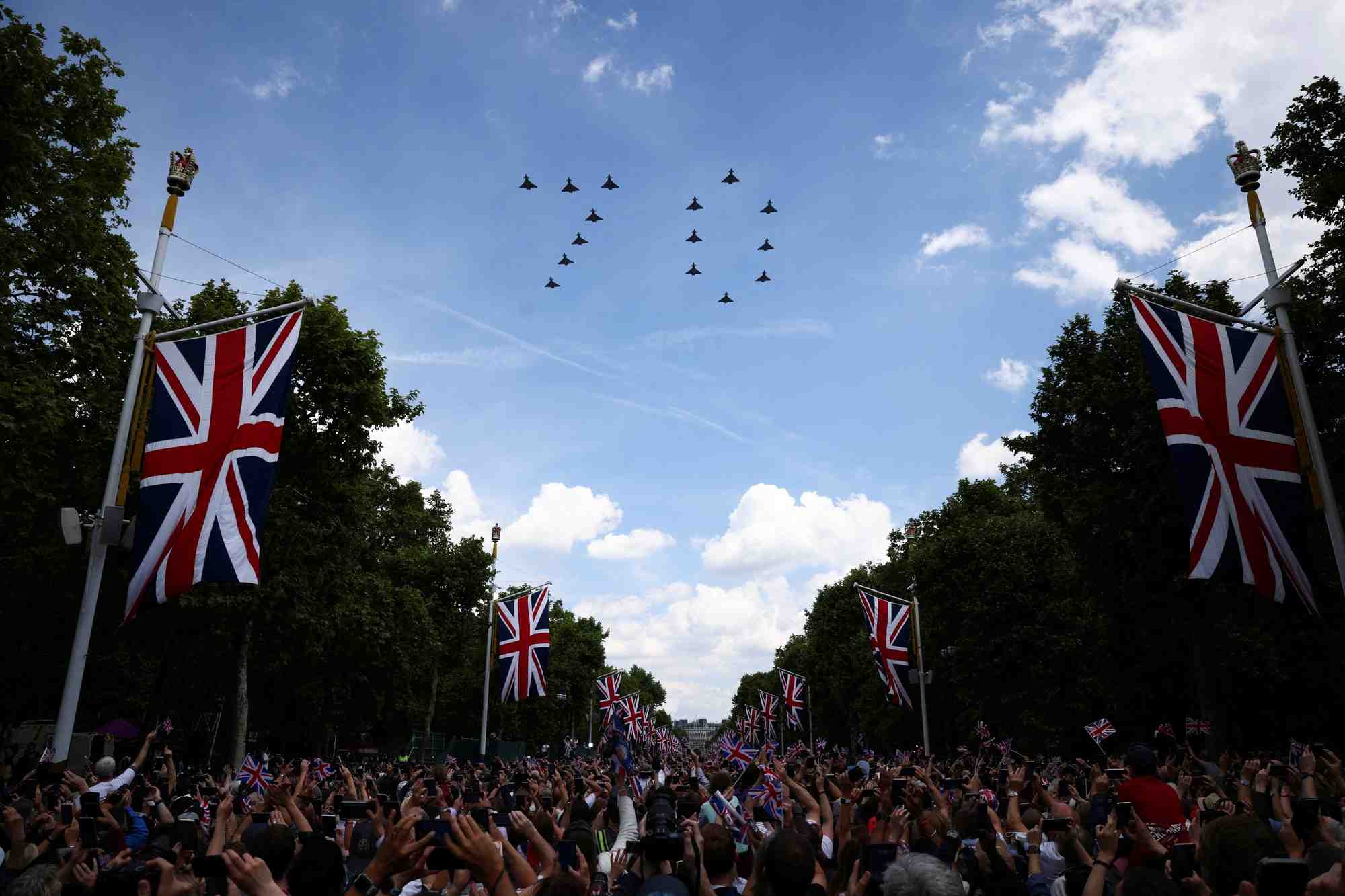 Grande-bretagne: concert et course hippique au menu du 3eme jour du jubile d'elizabeth ii