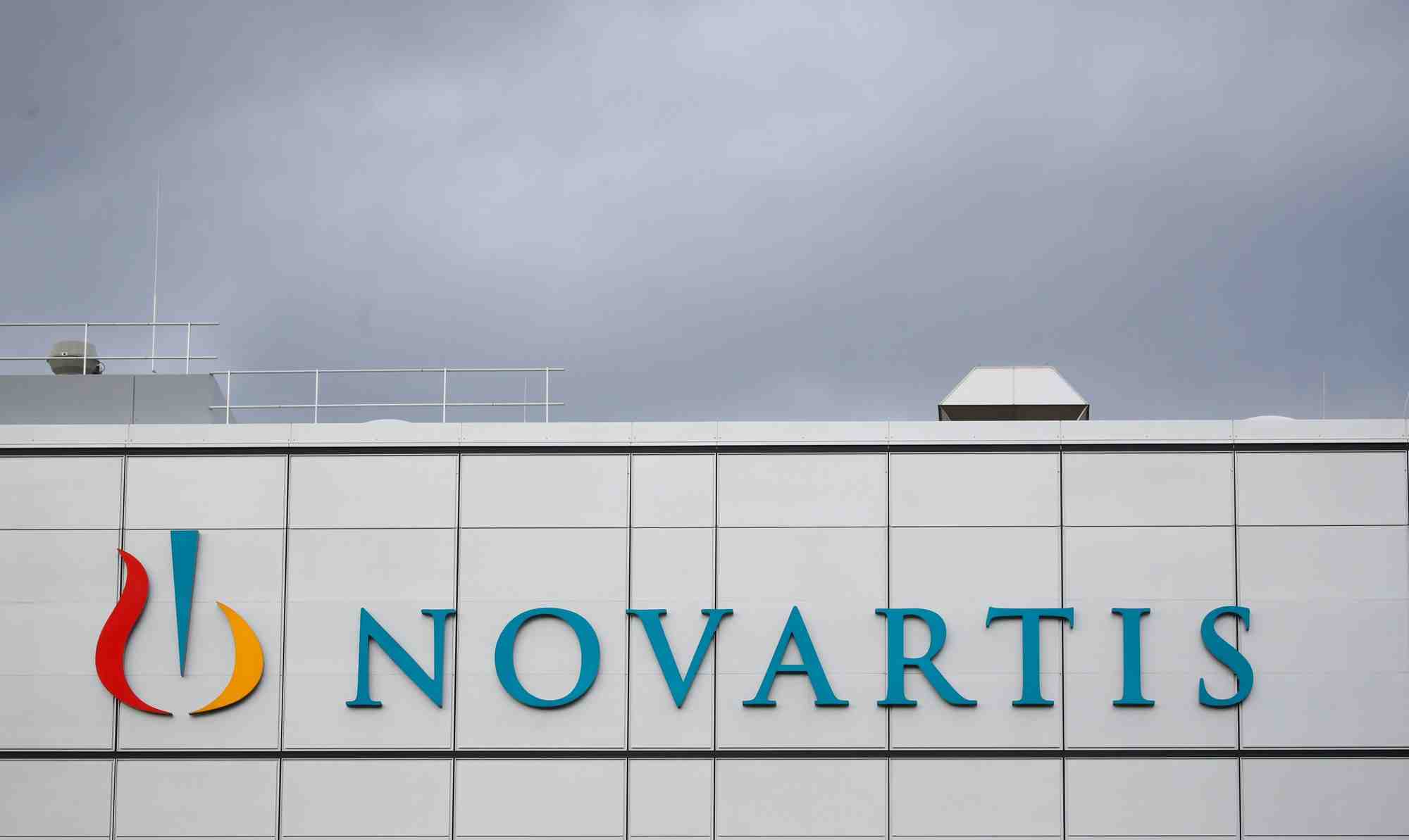 Le logo de novartis est visible dans sa nouvelle usine a stein