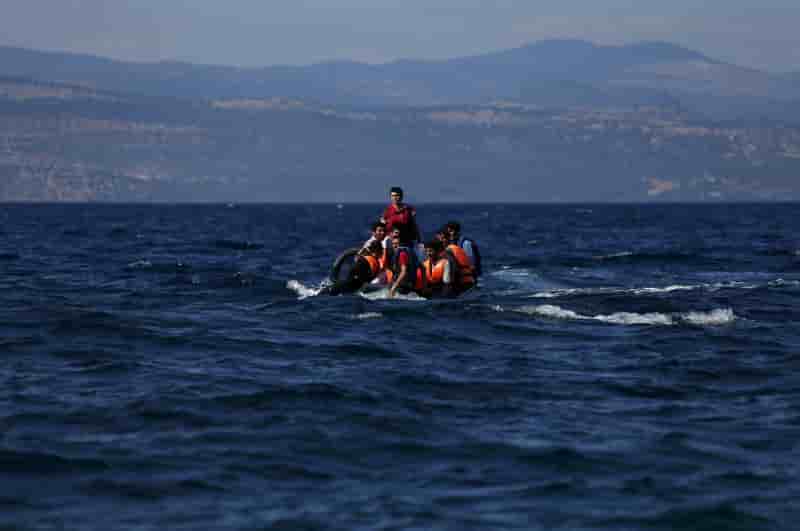 Quatre enfants disparus apres le naufrage d'un canot au large de l'ile grecque de samos