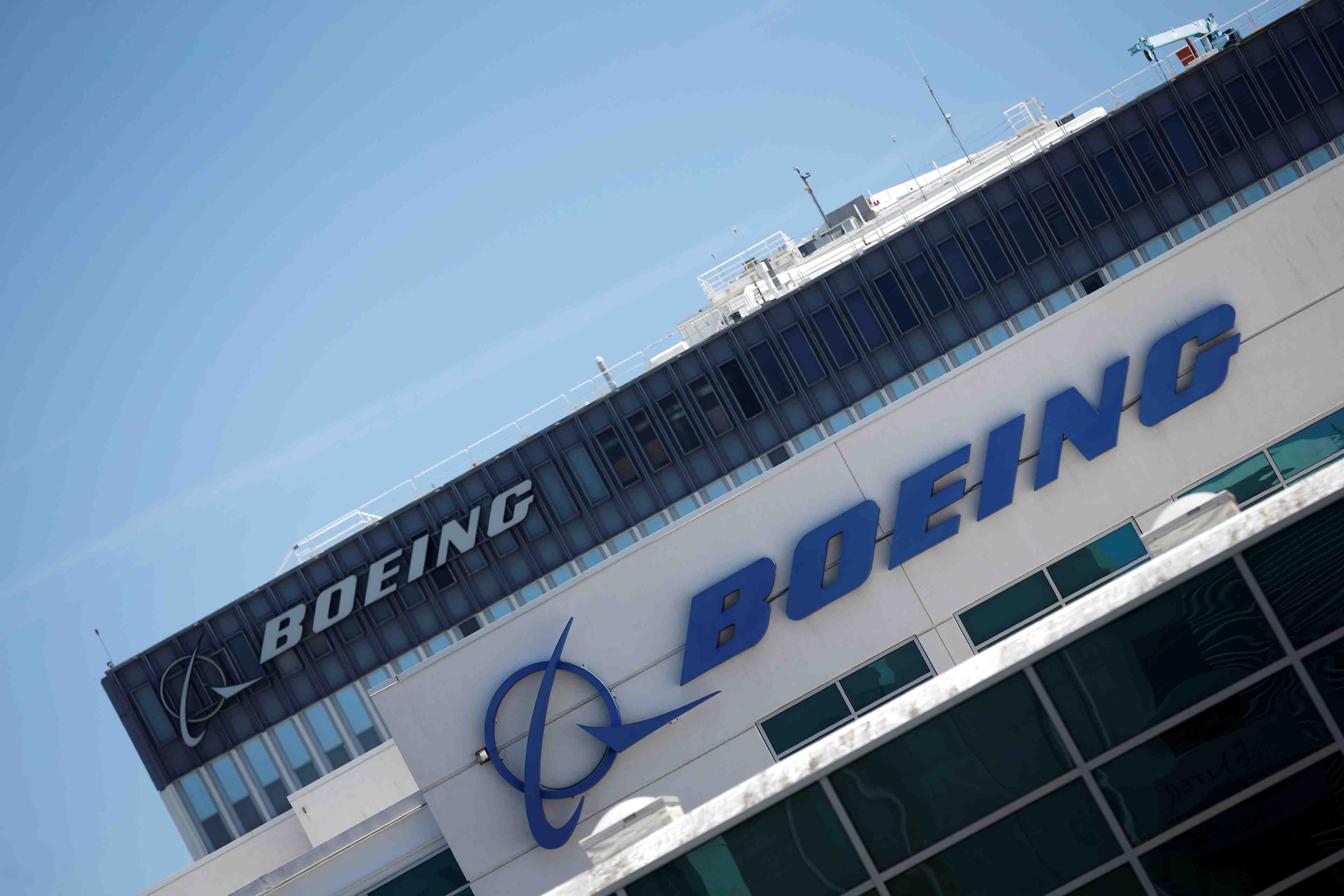 Boeing va reduire sa production de 737 apres les accidents des max