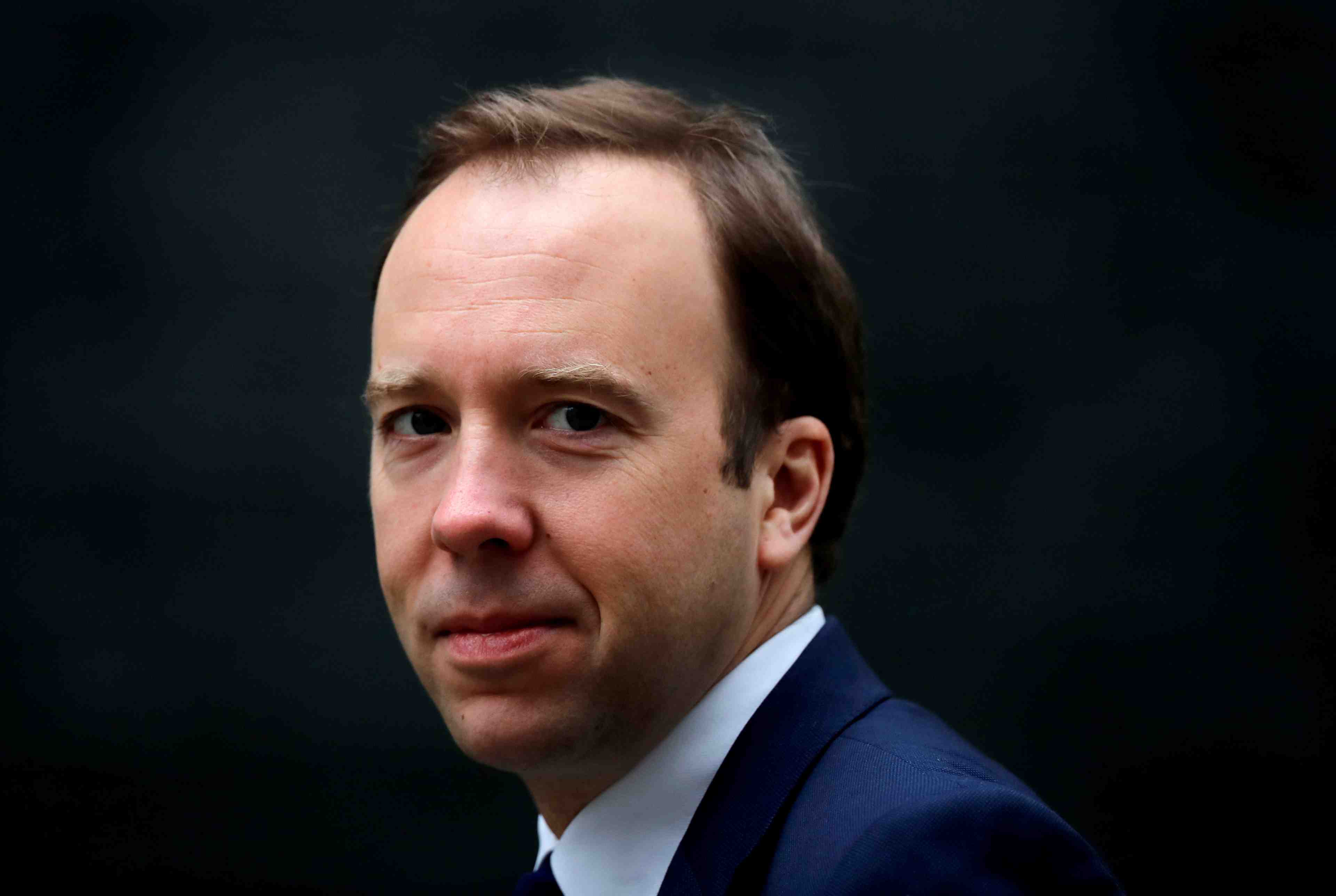 Succession de may: matt hancock renonce
