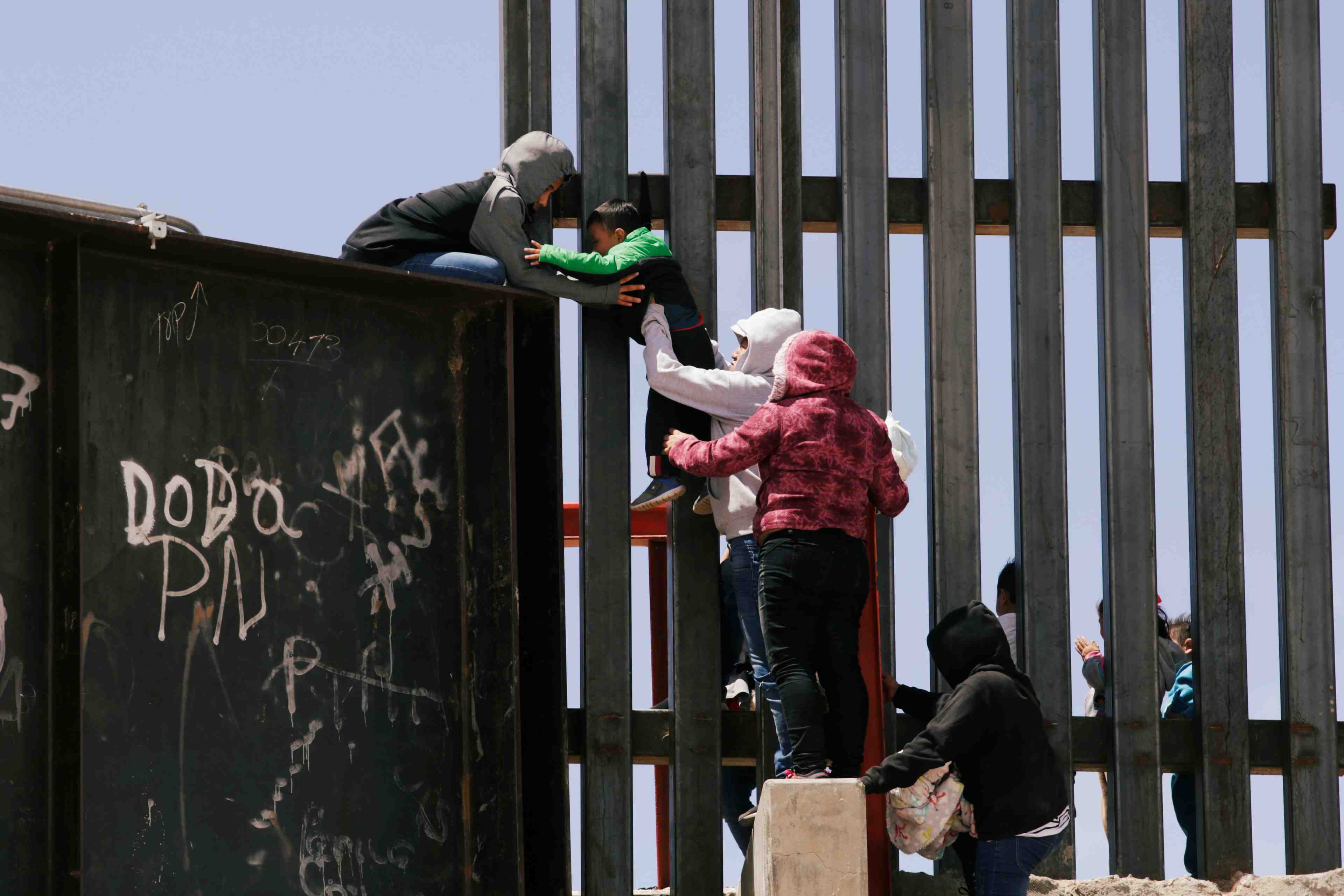 Deces de migrants a cause de la canicule pres de la frontiere usa-mexique