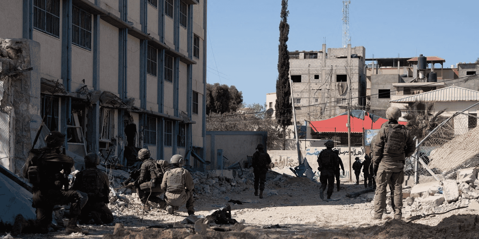 Le bilan, aujourd'hui de 29.092 personnes tuées dans la bande de Gaza et de 69.028 blessés depuis le début de la guerre le 7 octobre, selon le ministère de la Santé du Hamas, devrait encore s'alourdir.