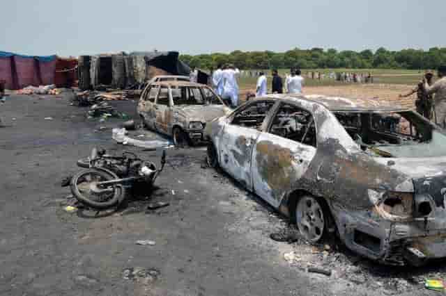 Pakistan: plus de 120 morts dans l'explosion d'un camion-citerne