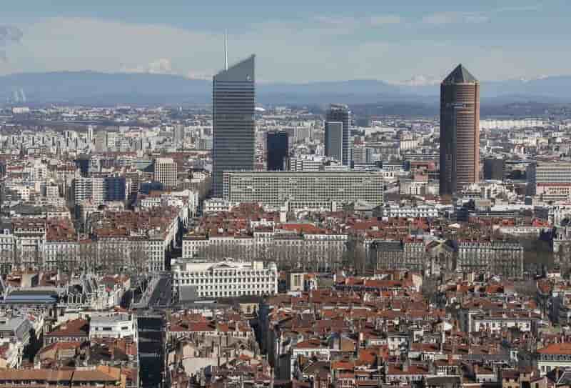 Des elus lr menacent de saisir le parquet contre collomb