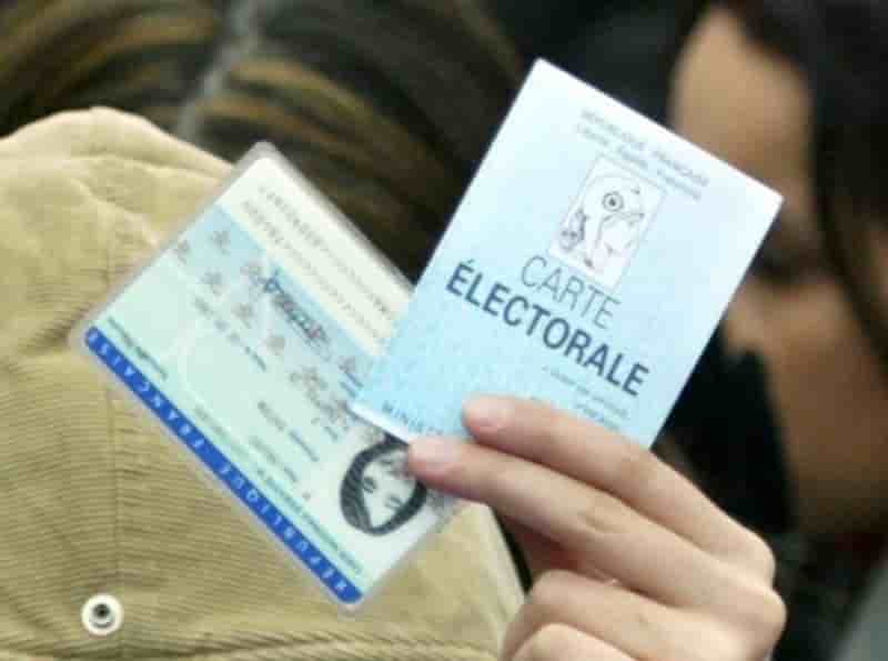 La France simplifie ses procédures pour les étrangers