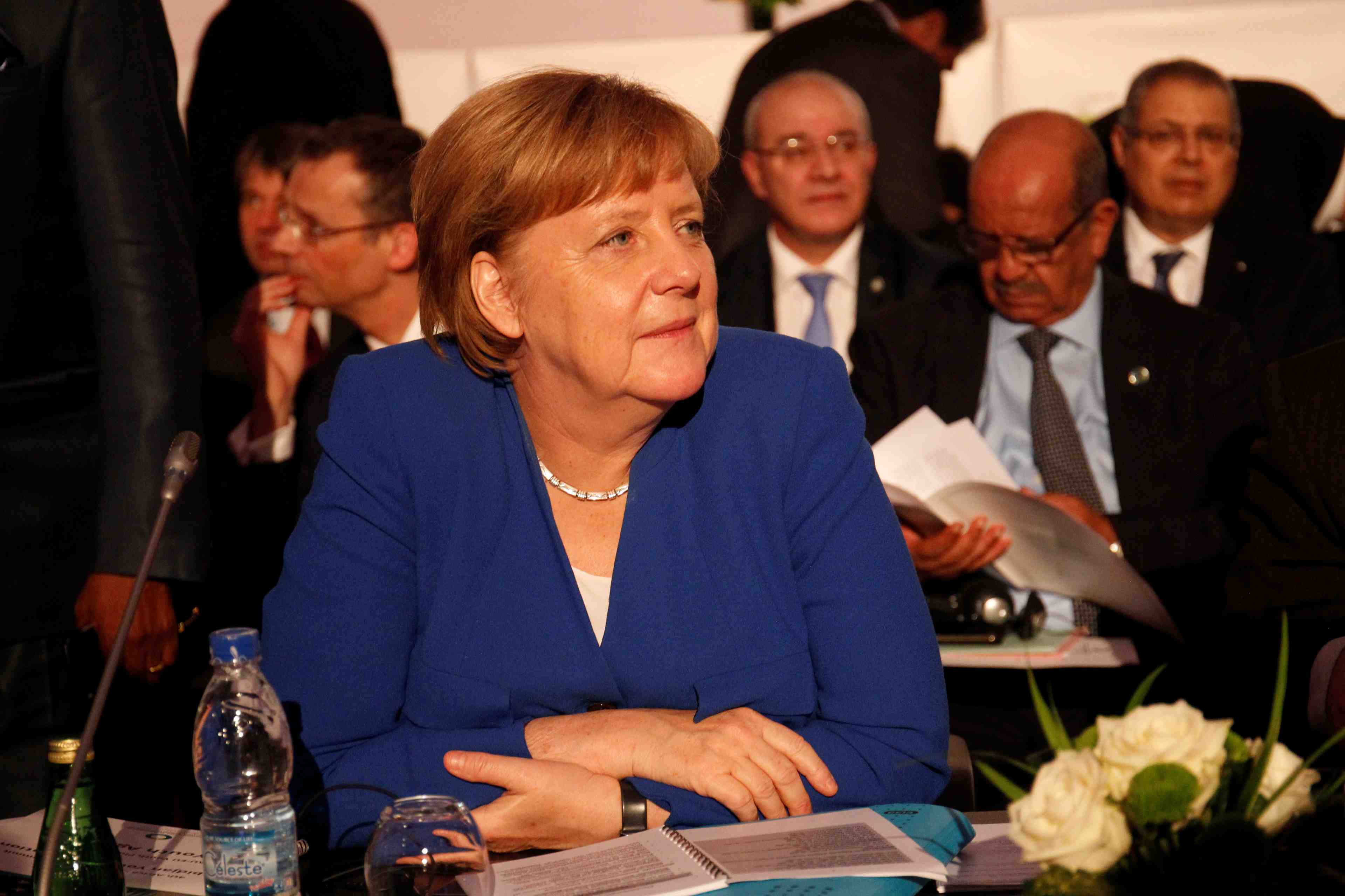 Merkel plaide pour des filieres legales de migrants africains