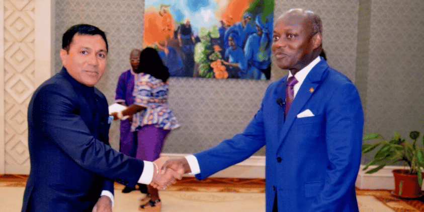 Ambassador Shri Rajeev Kumar presented his credentials to the President of Guinea-Bissau H.E. José Mário Vaz on April 26 in Bissau