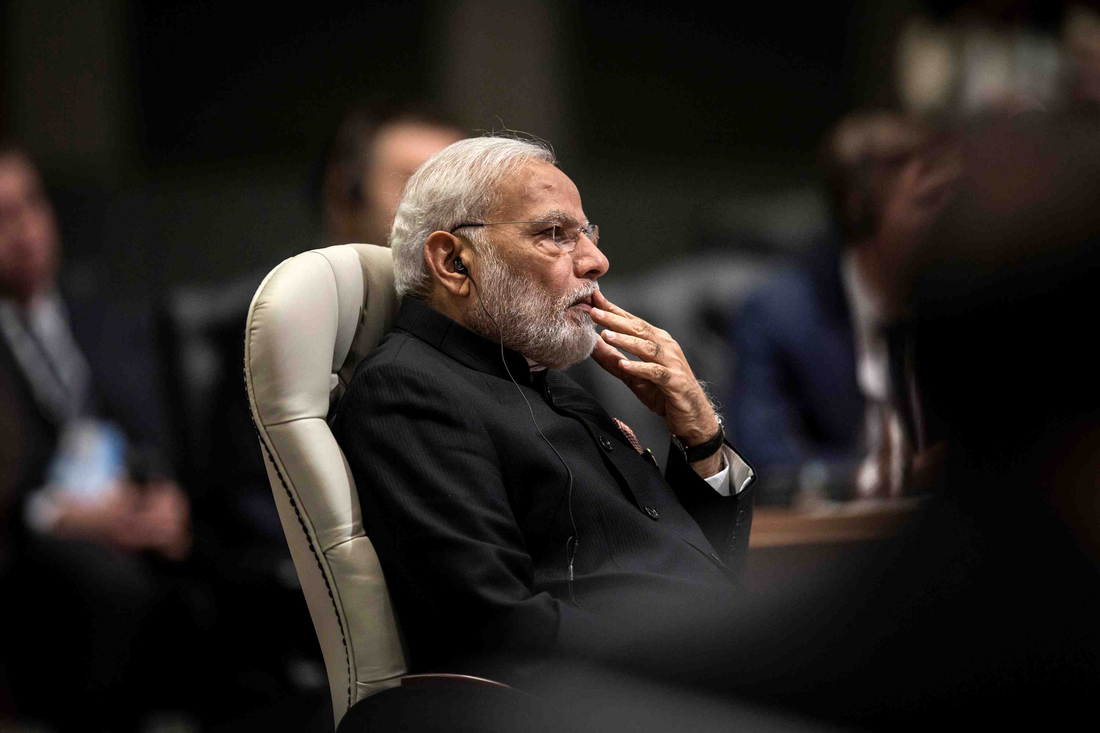 Le premier ministre indien s'est entretenu avec le pakistanais imran khan