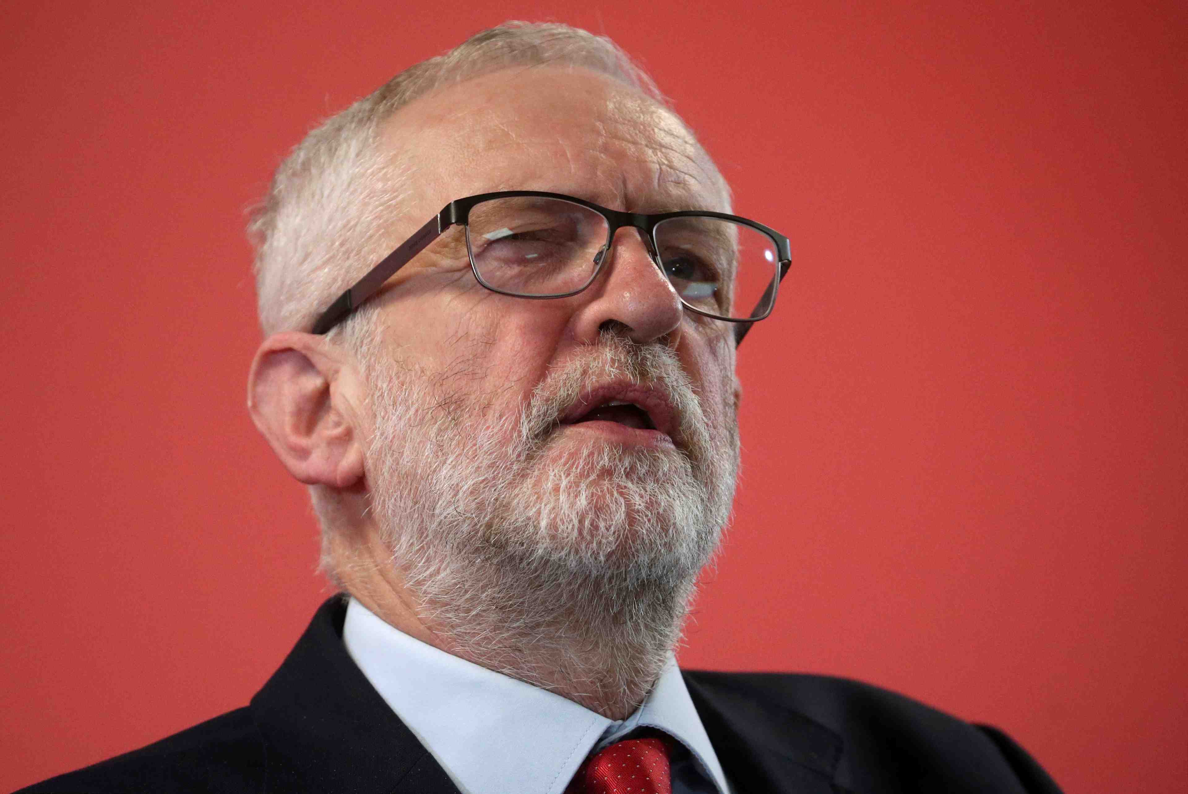 Grande-bretagne: johnson veut un "thatcherisme sous steroides", selon corbyn