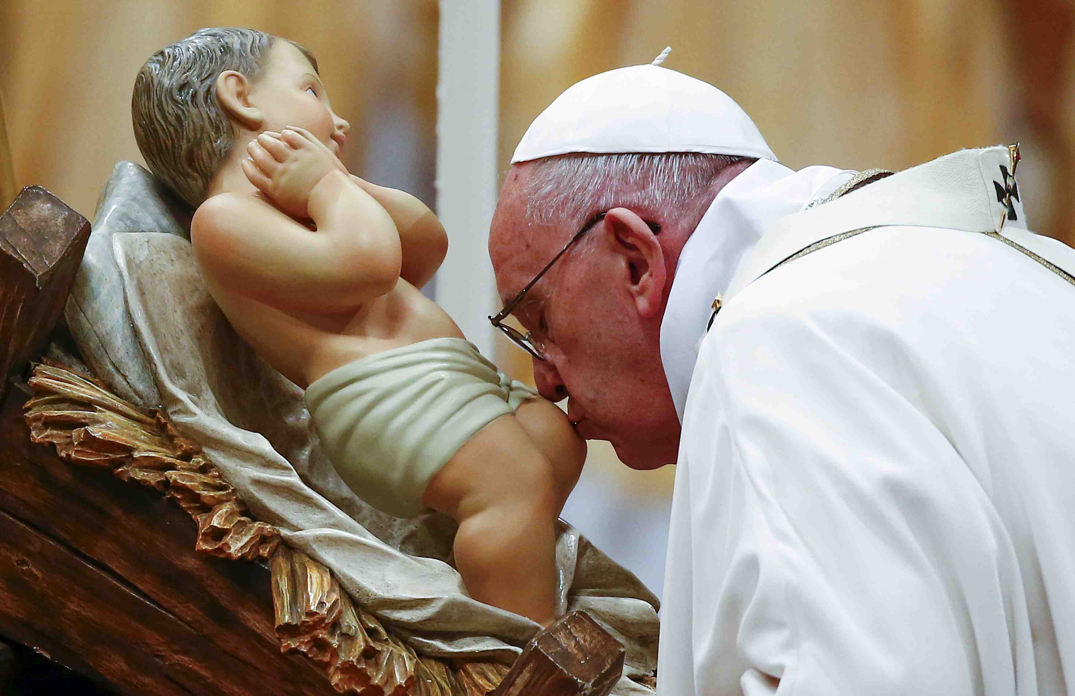 Le pape preche le retour aux valeurs essentielles pour noel