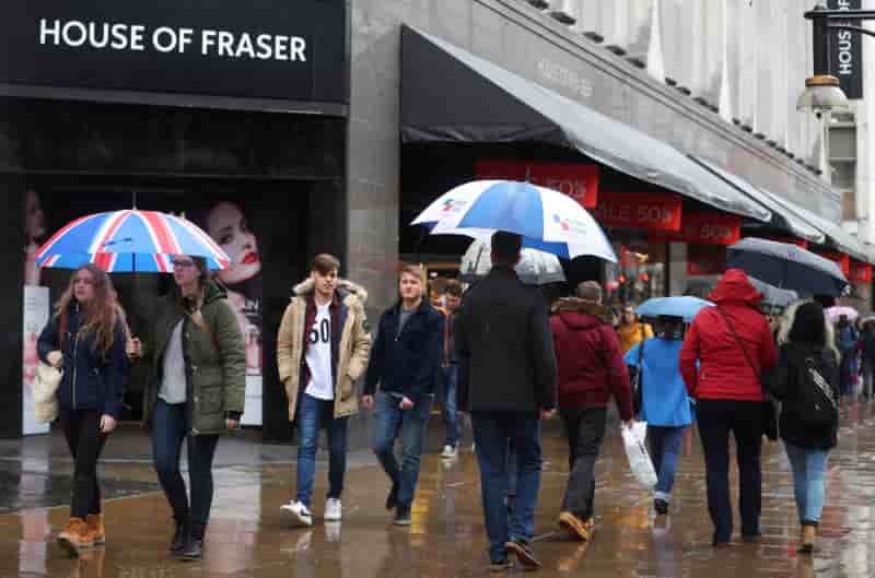House of fraser va fermer 31 magasins