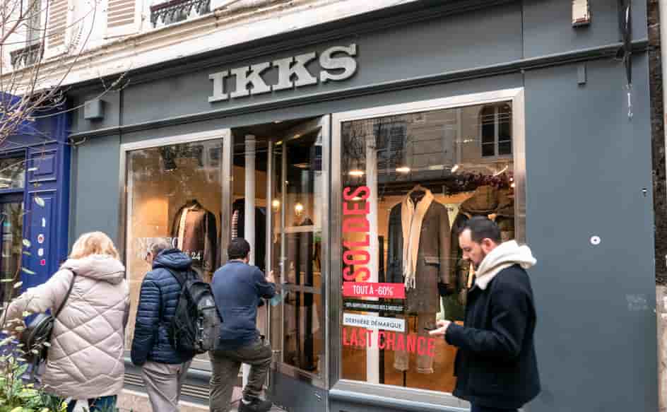 Devanture d'une boutique IKKS, en 2024.