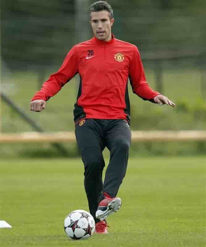 Ligue des champions: les Mancuniens Vidic et Van Persie forfaits