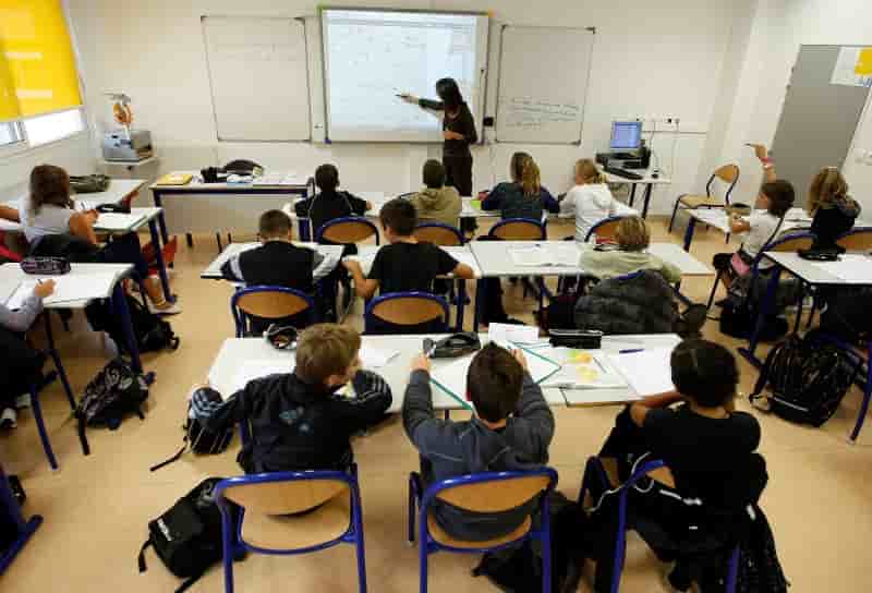 Le ministere de l'education reste prioritaire au niveau effectifs
