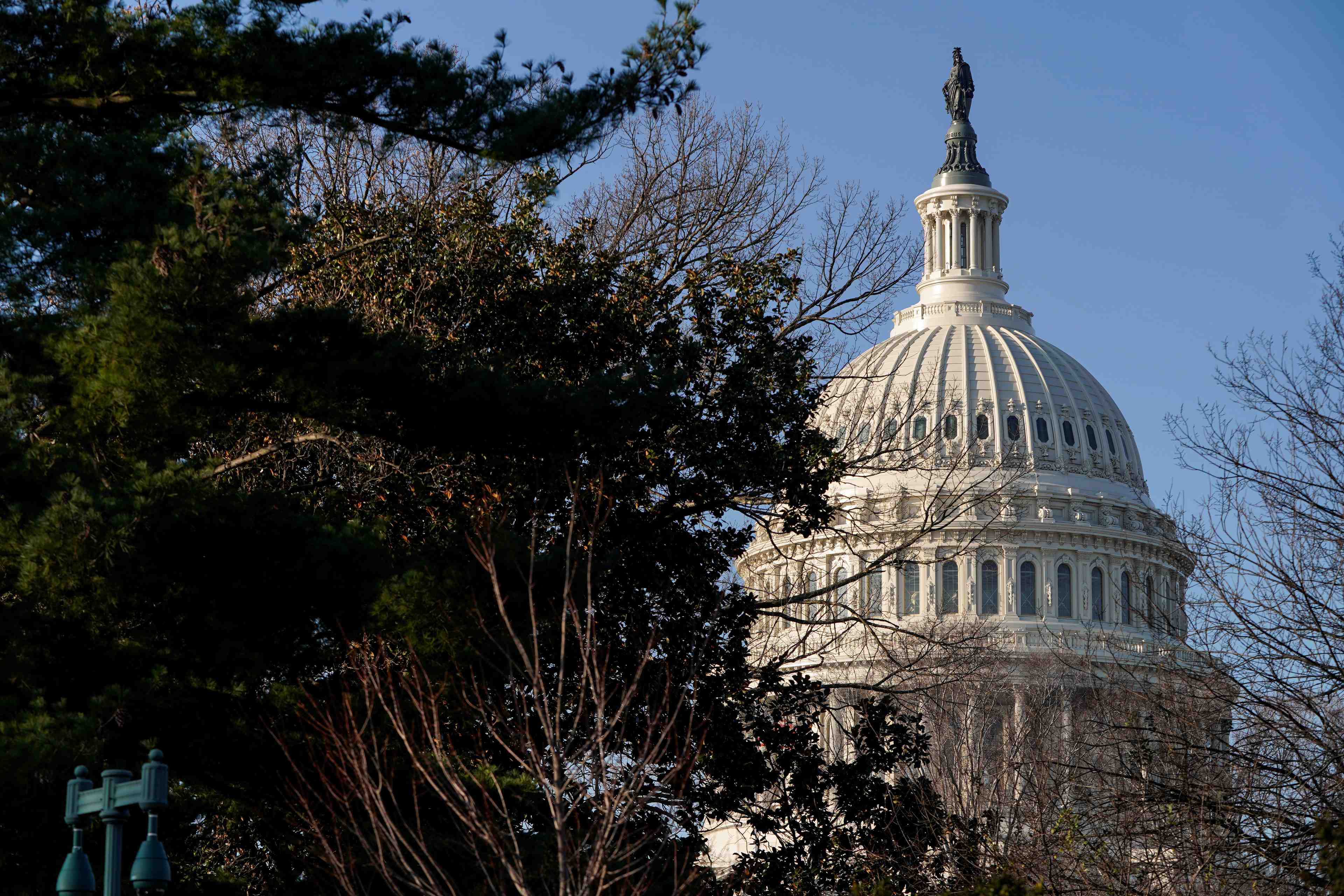 Usa: un plan de relance de 908 milliards de dollars formellement presente lundi par des elus