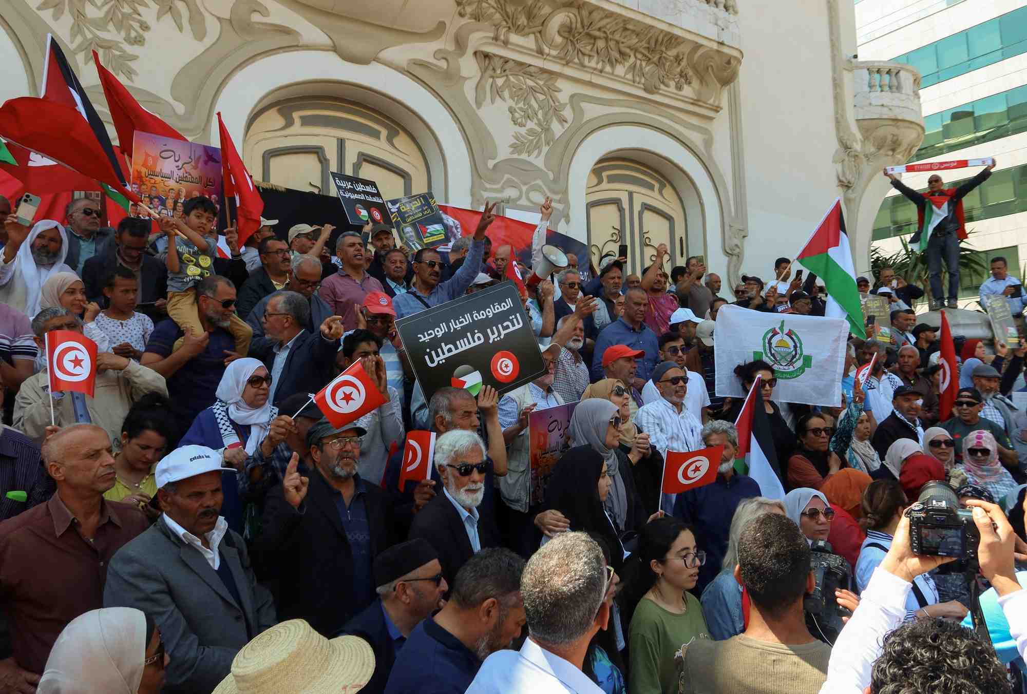 Protest demanding the release of imprisoned journalists, activists, opposition figures and setting a date for fair presidential elections in tunis