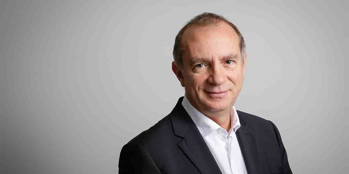 Rencontre avec Dr Luca Mollo, directeur médical et vice-président
de Pfizer en France.