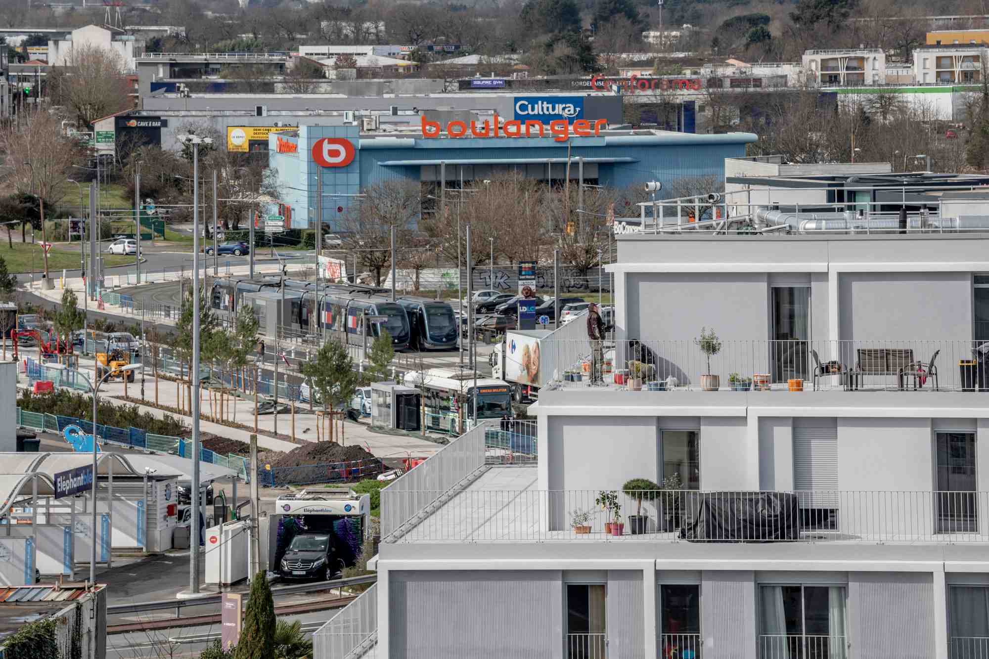 Dans la zone commerciale de Mérignac-Soleil, près de Bordeaux, 650 logements ont été livrés sur les 3 000 prévus.