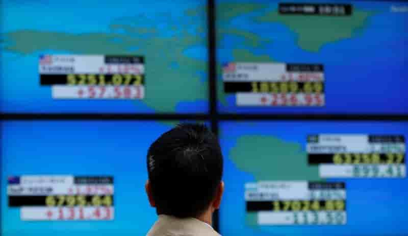 La bourse de tokyo termine en hausse