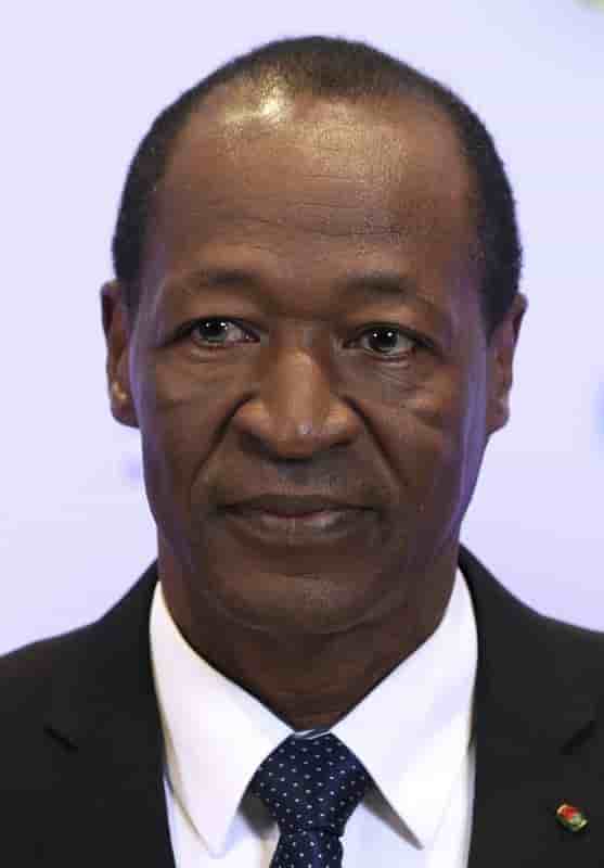 Macron s'engage a faciliter l'extradition de compaore au burkina faso