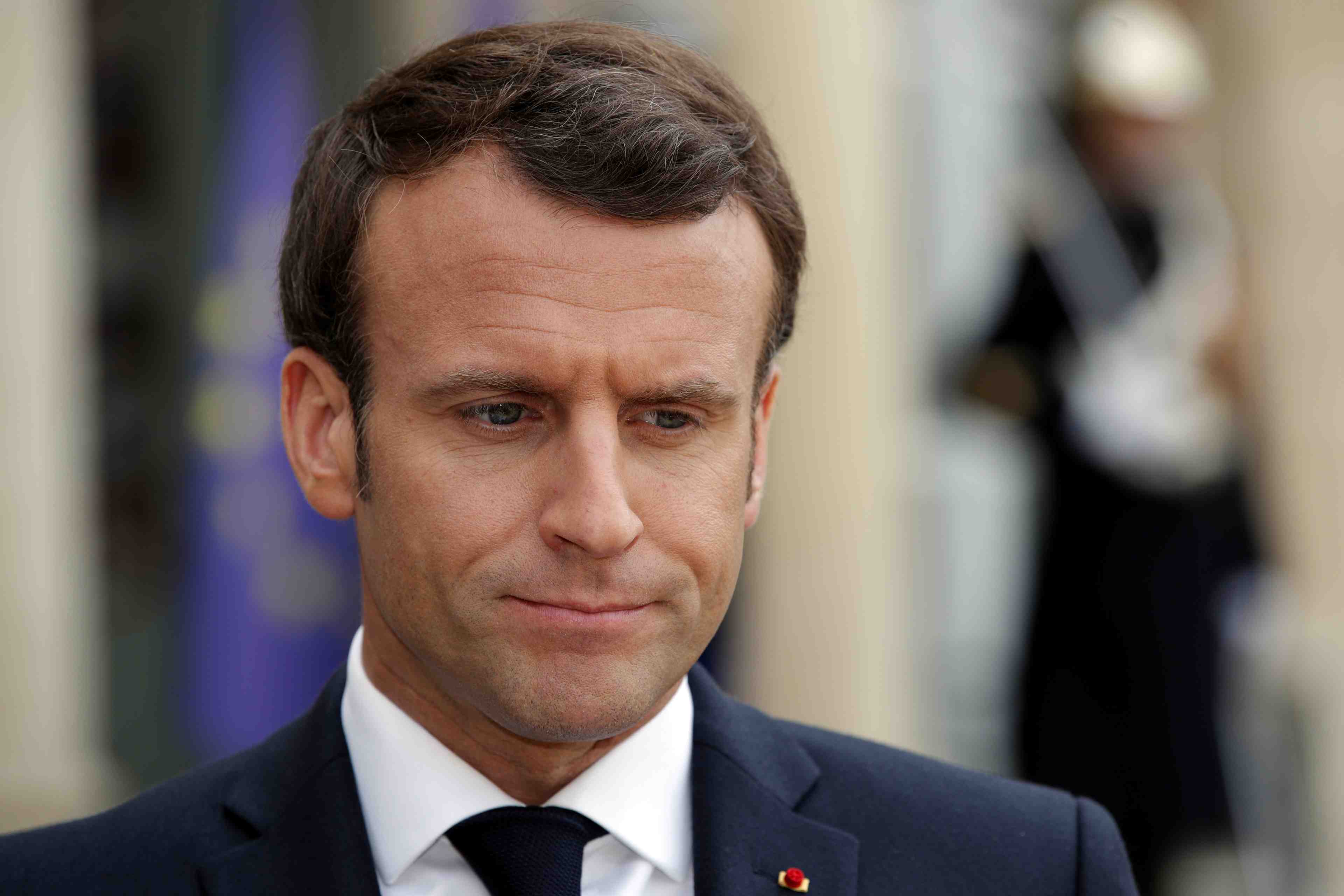 Macron recule a nouveau dans un sondage ifop-fiducial
