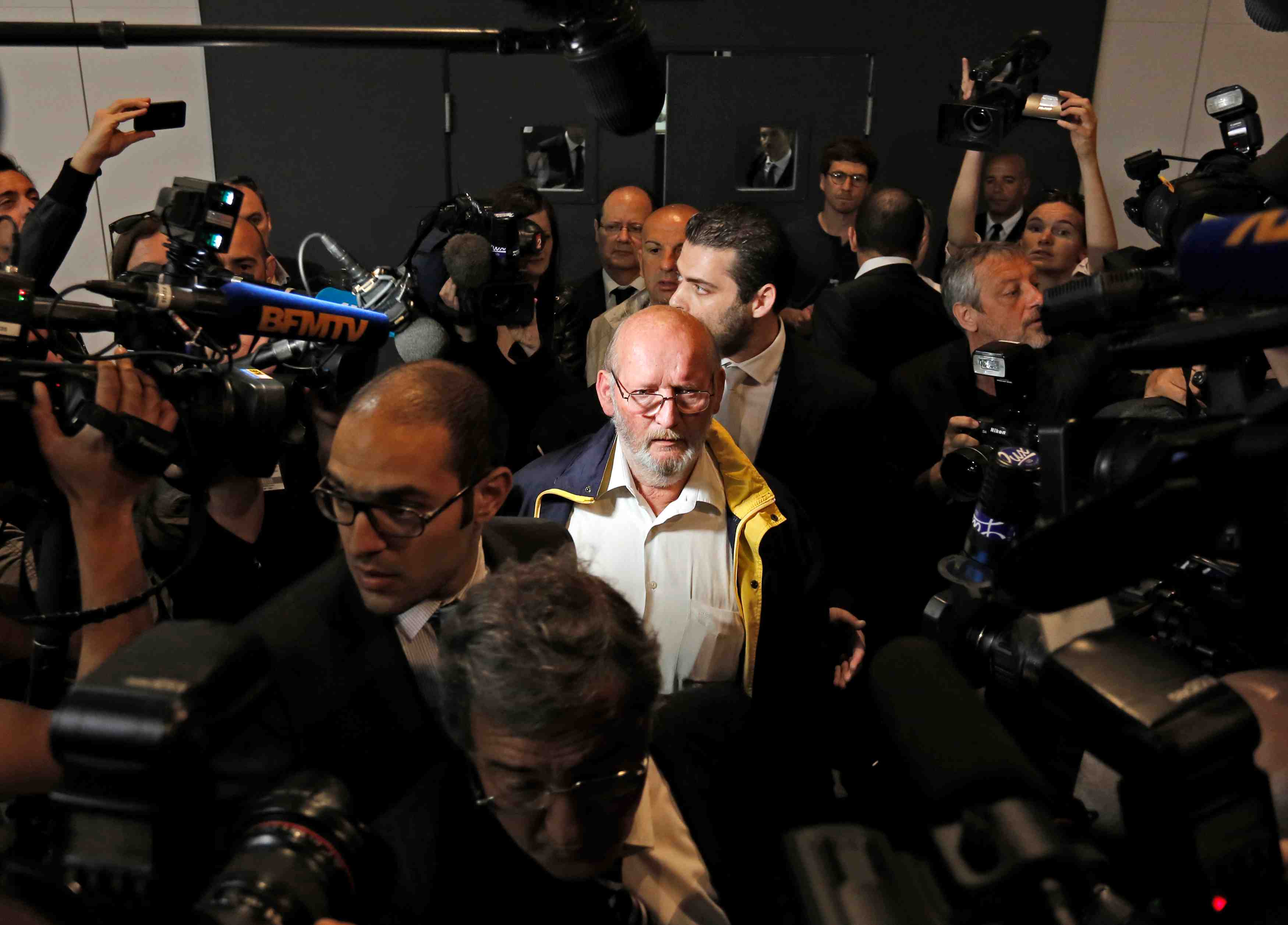 Deces de mas, l'homme a l'origine du scandale des protheses mammaires