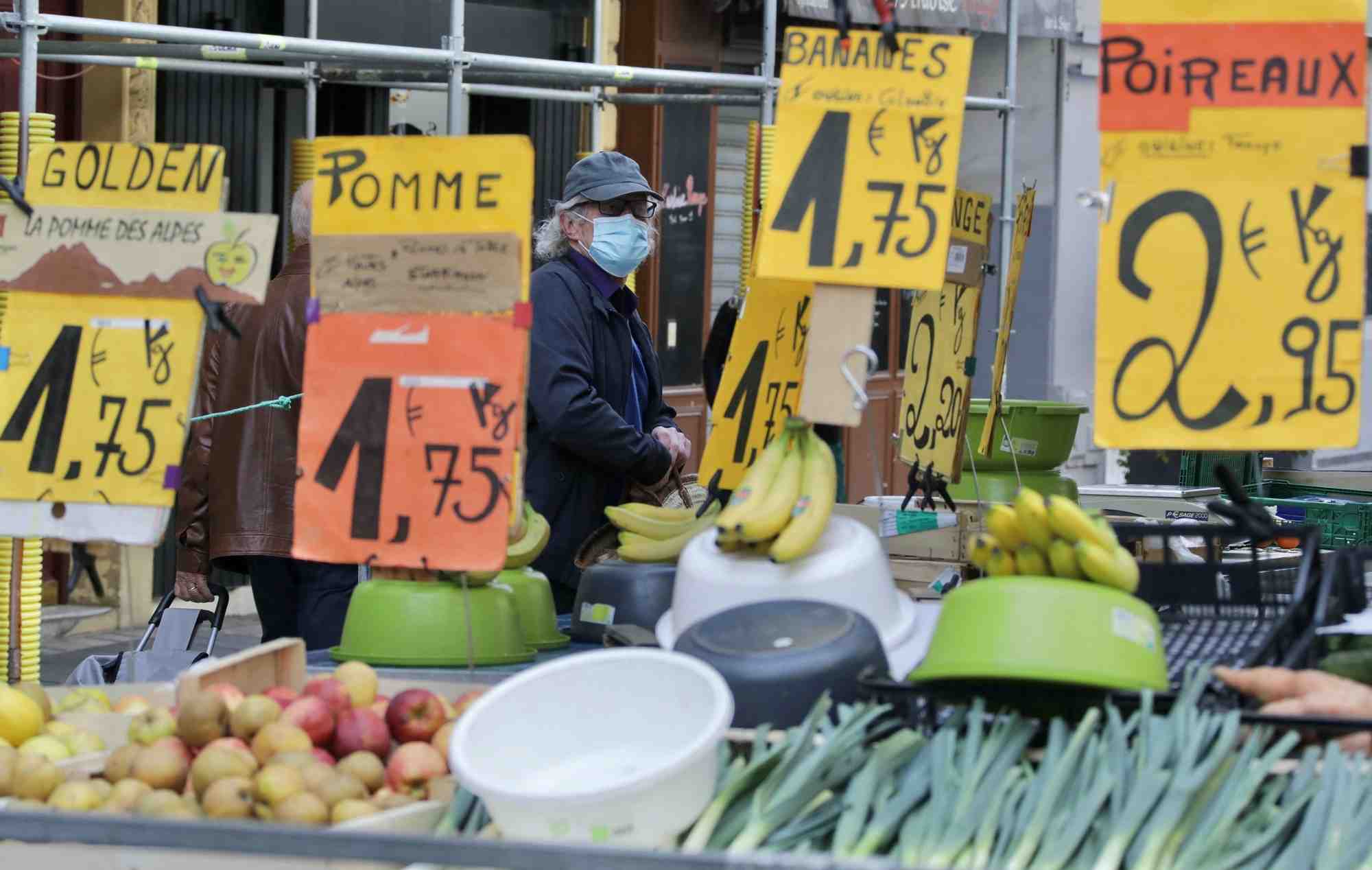 La guerre et l'inflation affectent le moral des menages francais et allemands