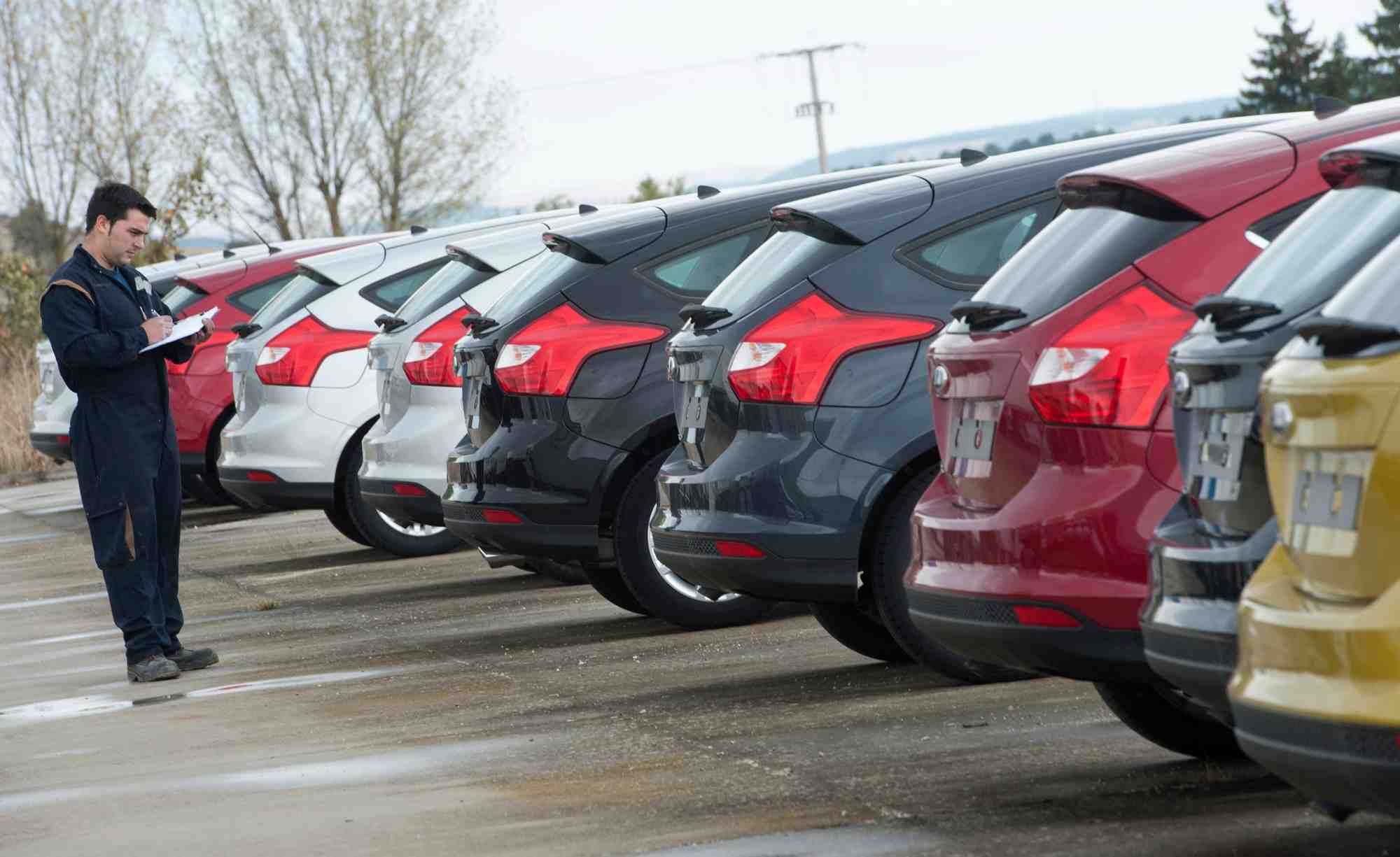 Les ventes de voitures neuves en europe au plus bas niveau historique en janvier, selon acea