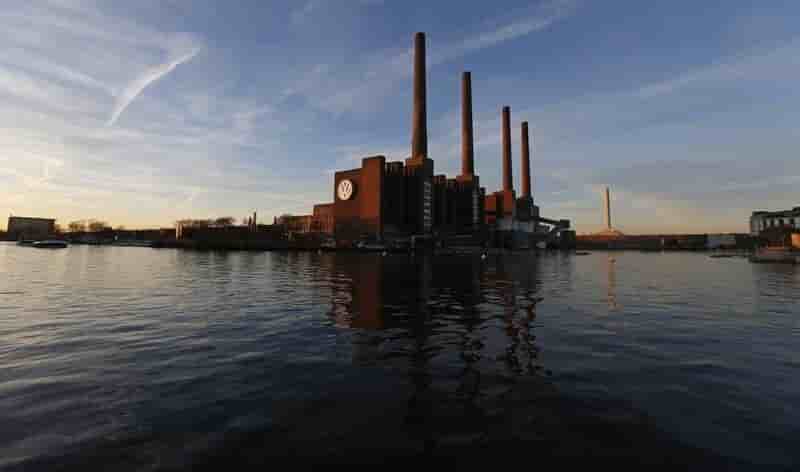 Vers une plainte d'actionnaires contre vw a la suite du plongeon du cours de bourse