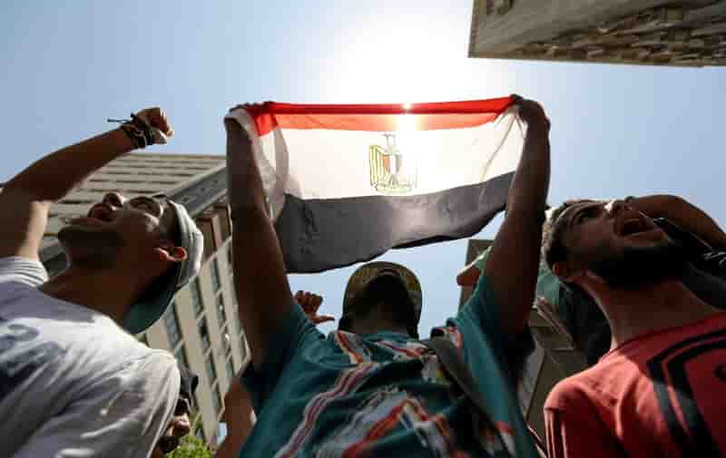 Un vent de contestation se leve contre le president egyptien