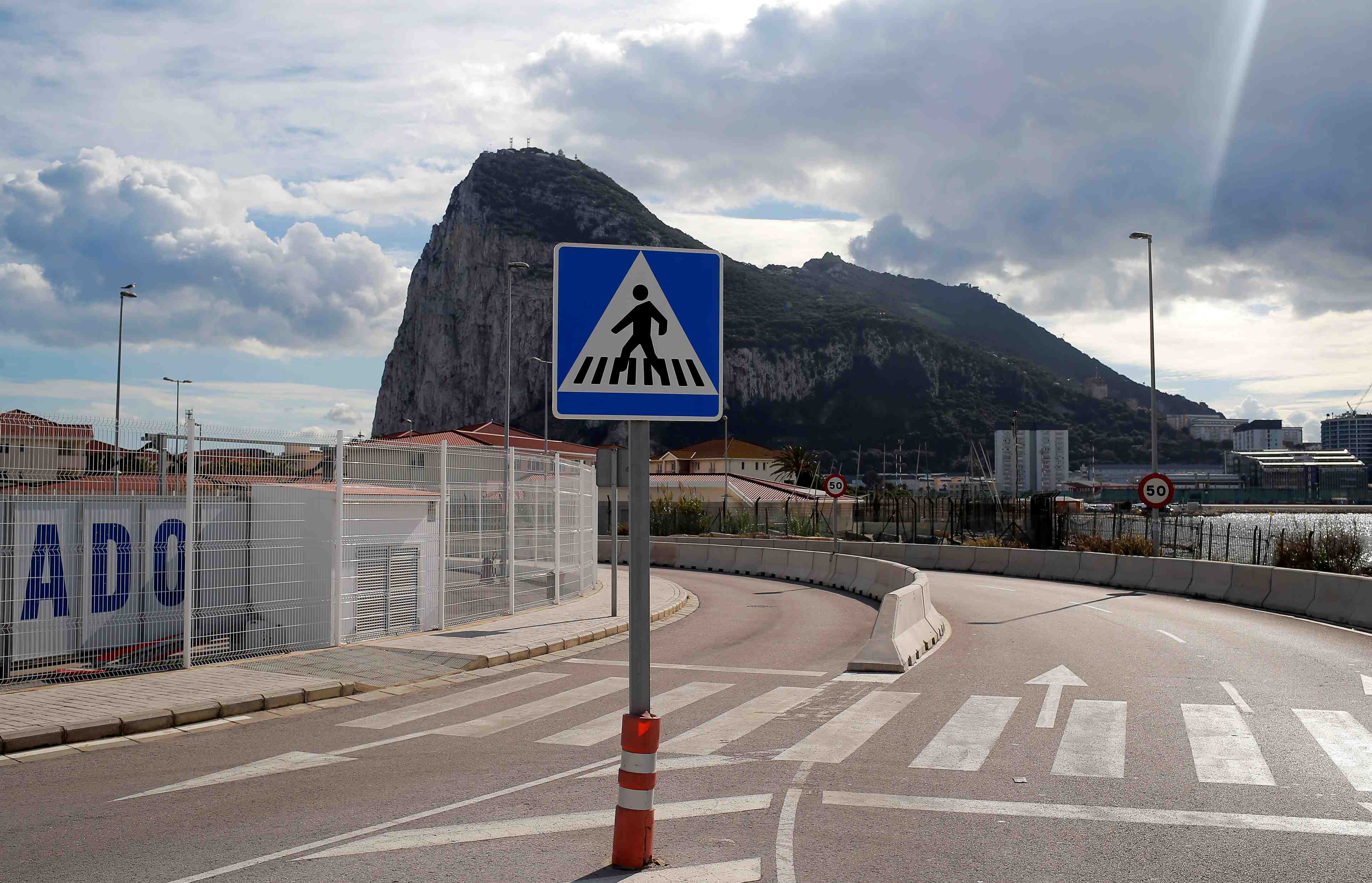 Brexit: un accord sur gibraltar ouvre la voie au conseil europeen de dimanche