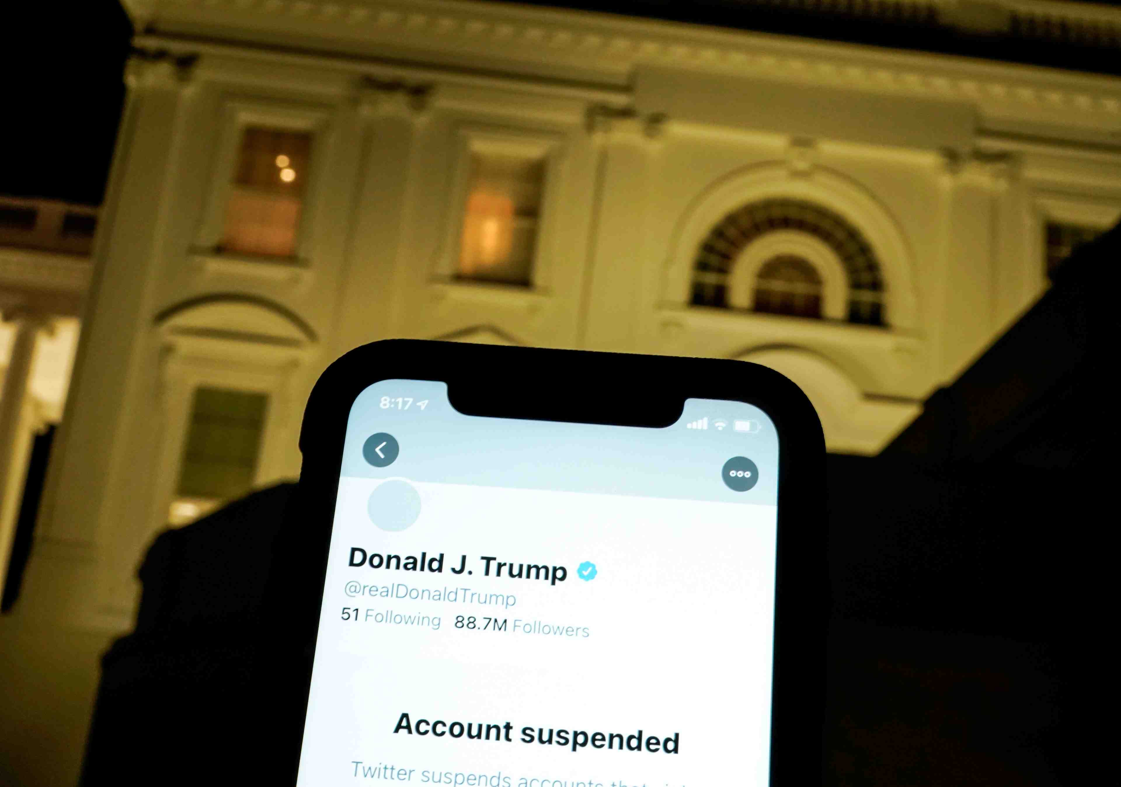 Trump demande a la justice le deblocage de son compte twitter