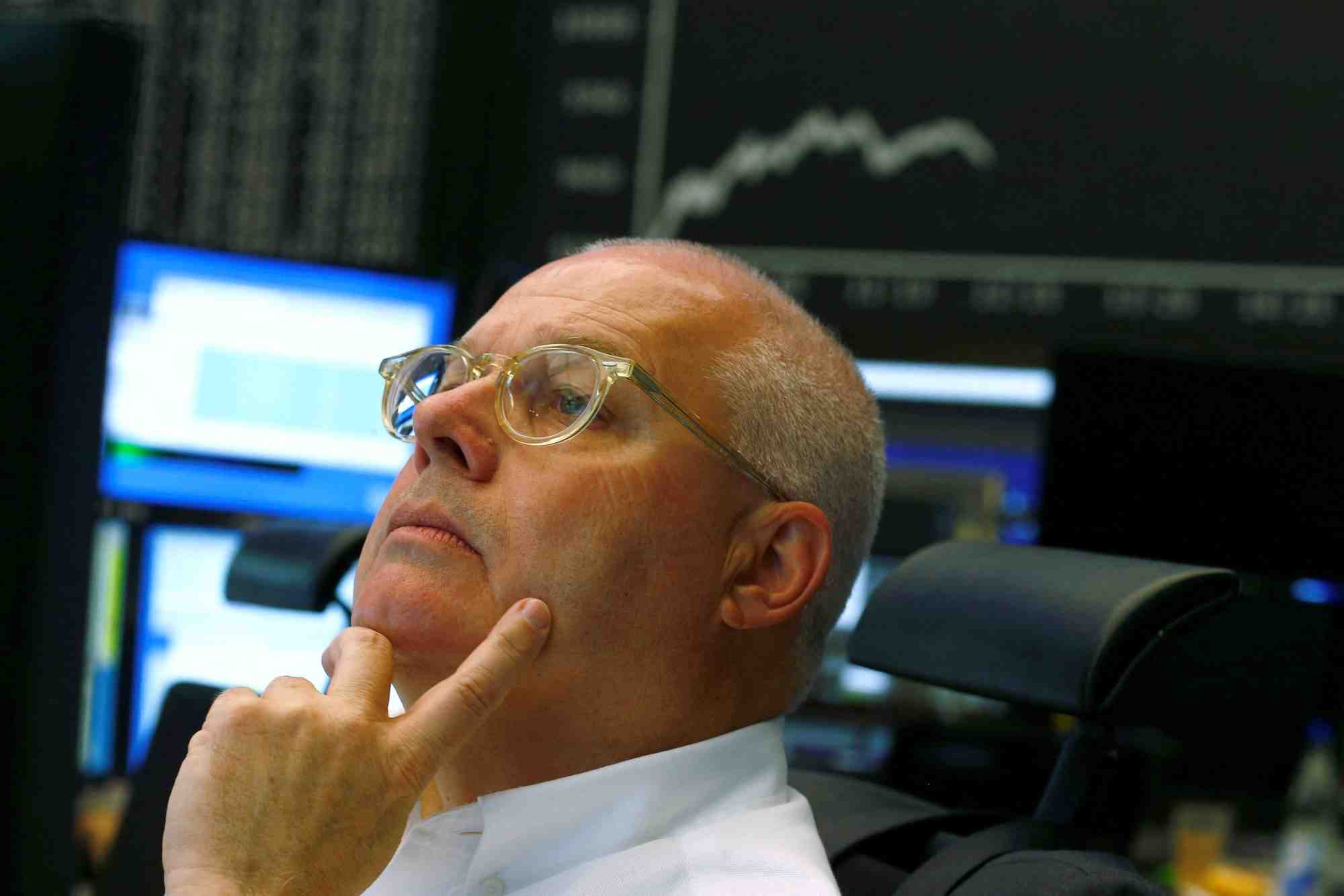 Photo d'un trader a la bourse de francfort