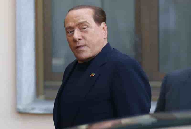 Silvio berlusconi demande une reduction de peine