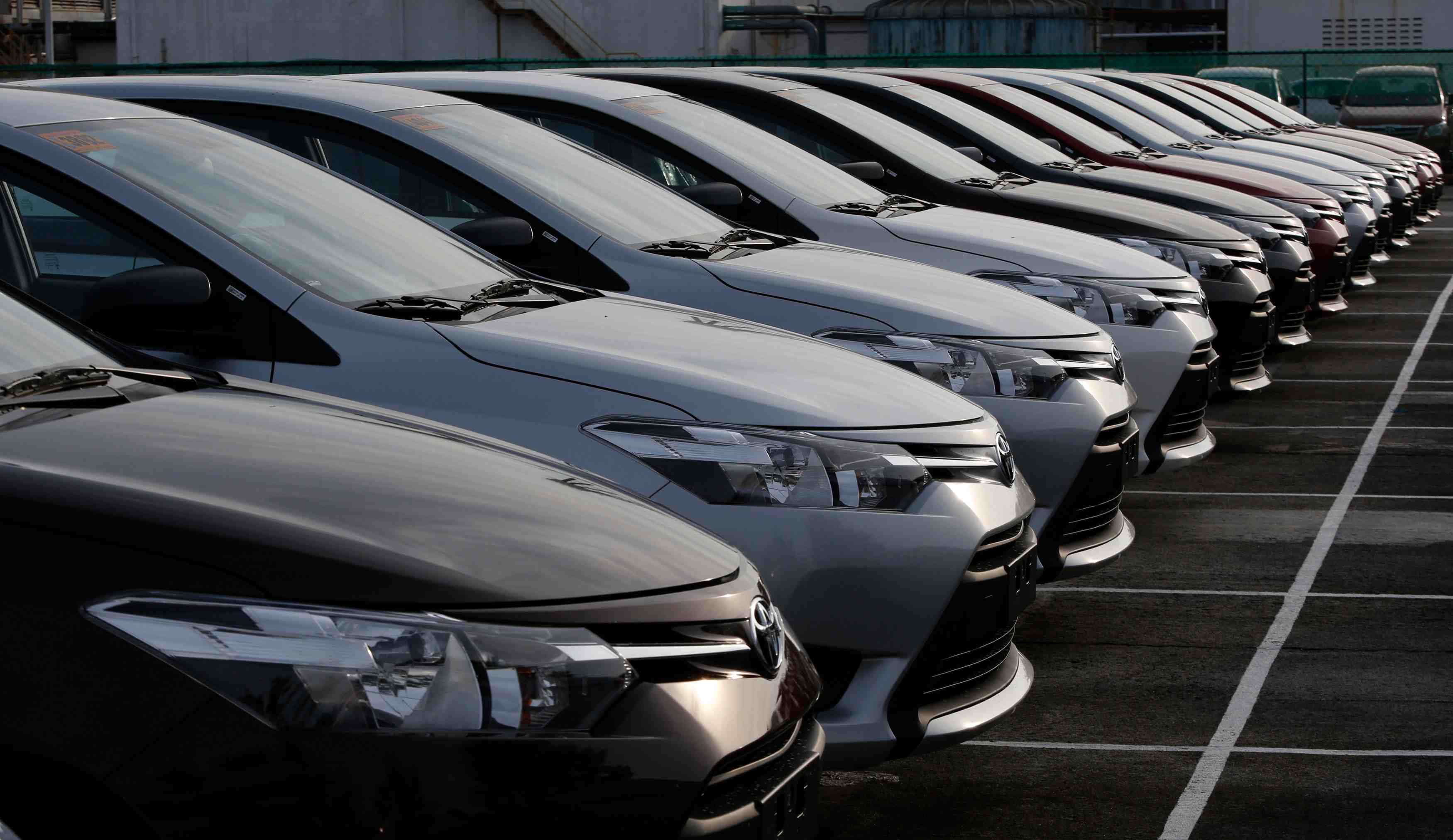 Le japon veut eliminer les vehicules a essence d'ici 2030, priorite a la "croissance verte"