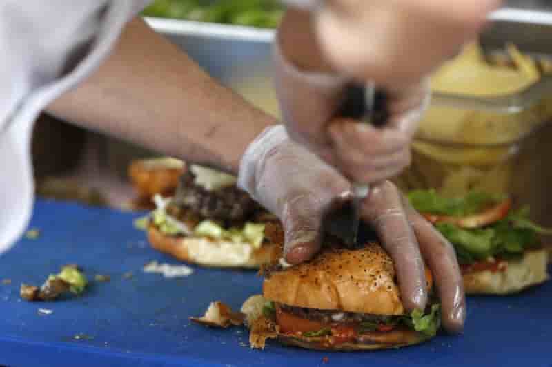 Le hamburger a detrone le jambon-beurre en france