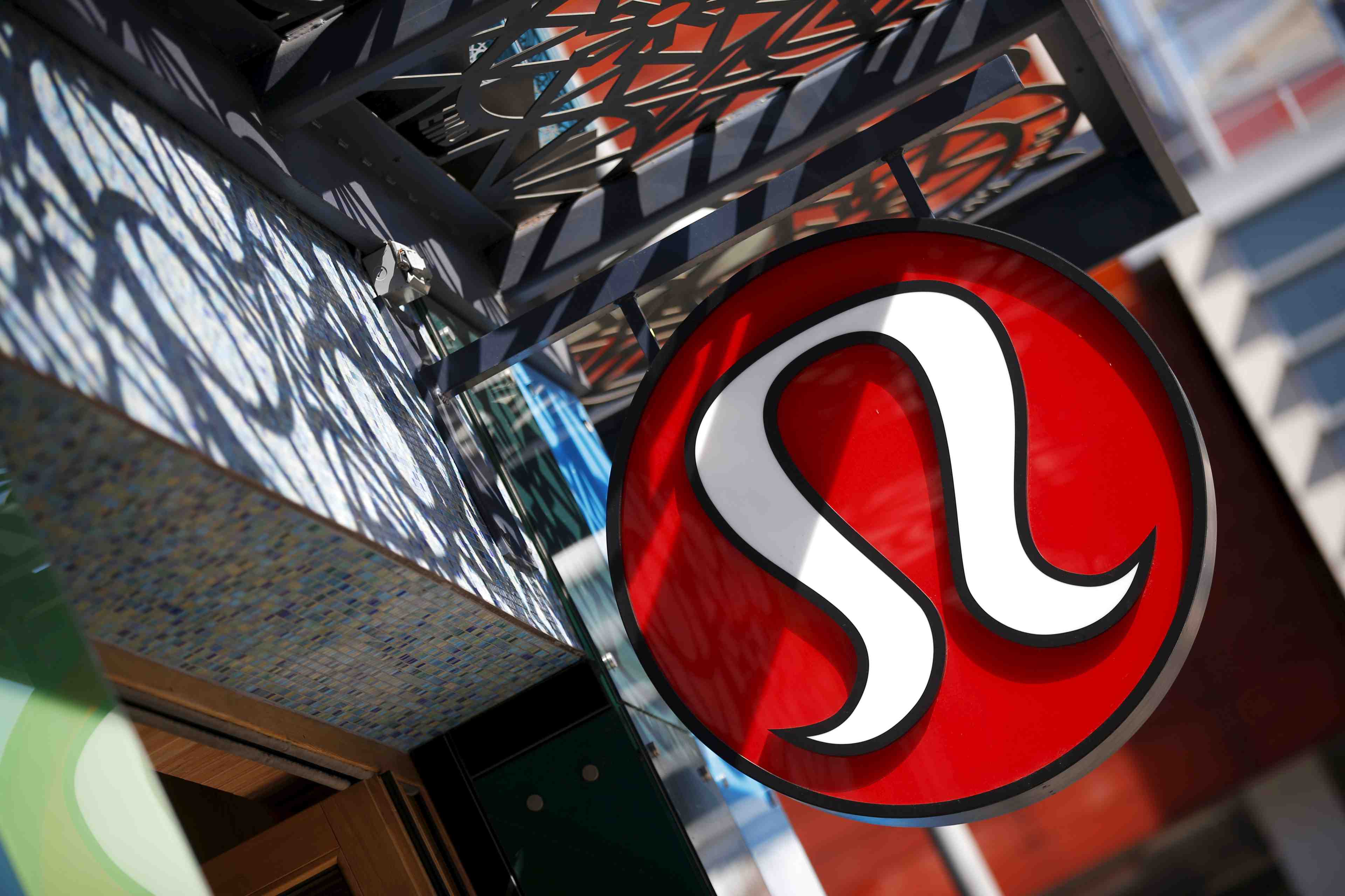 Lululemon athletica, a suivre a wall street