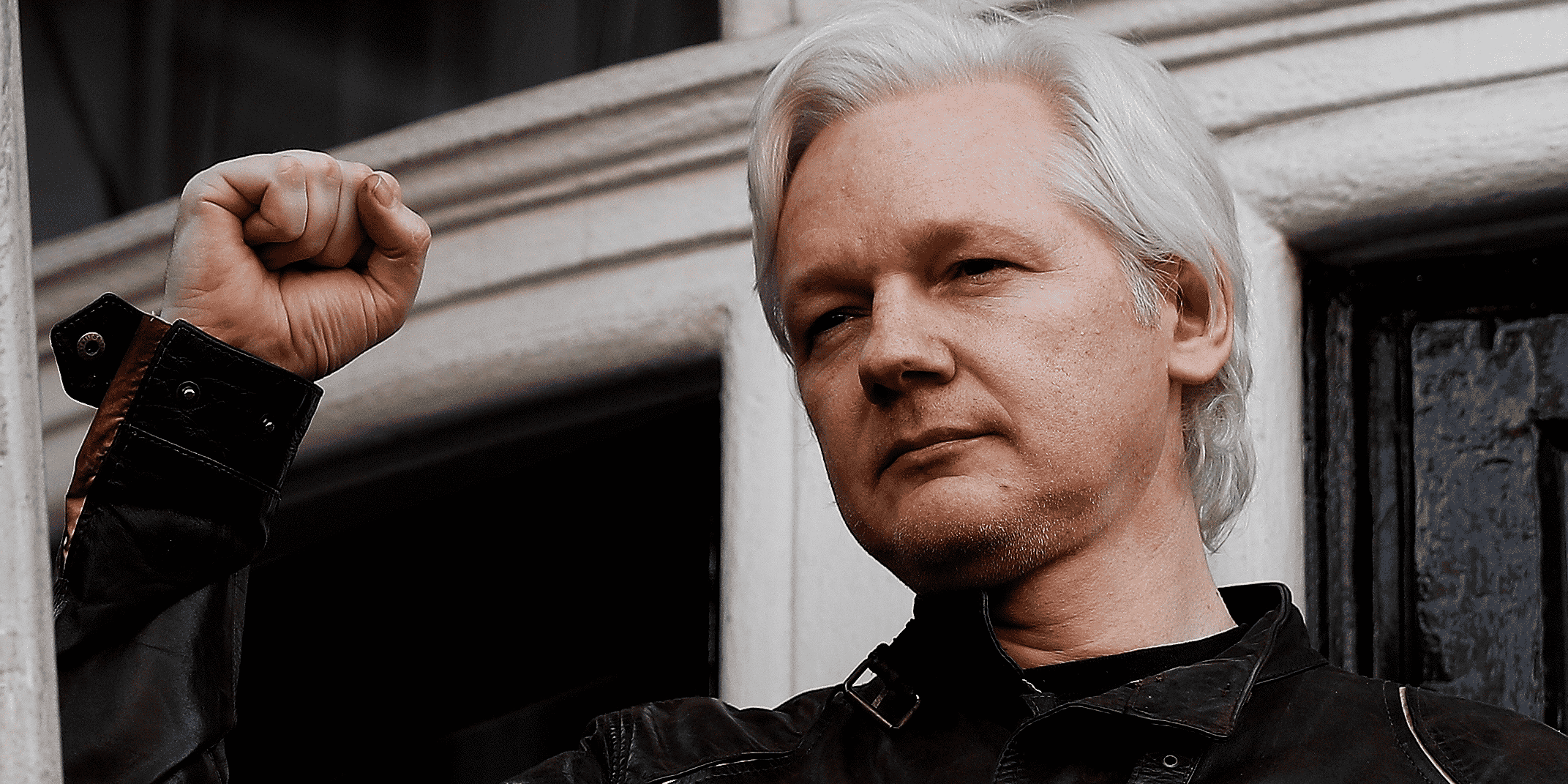 Julian assange arrete par la police britannique a londres