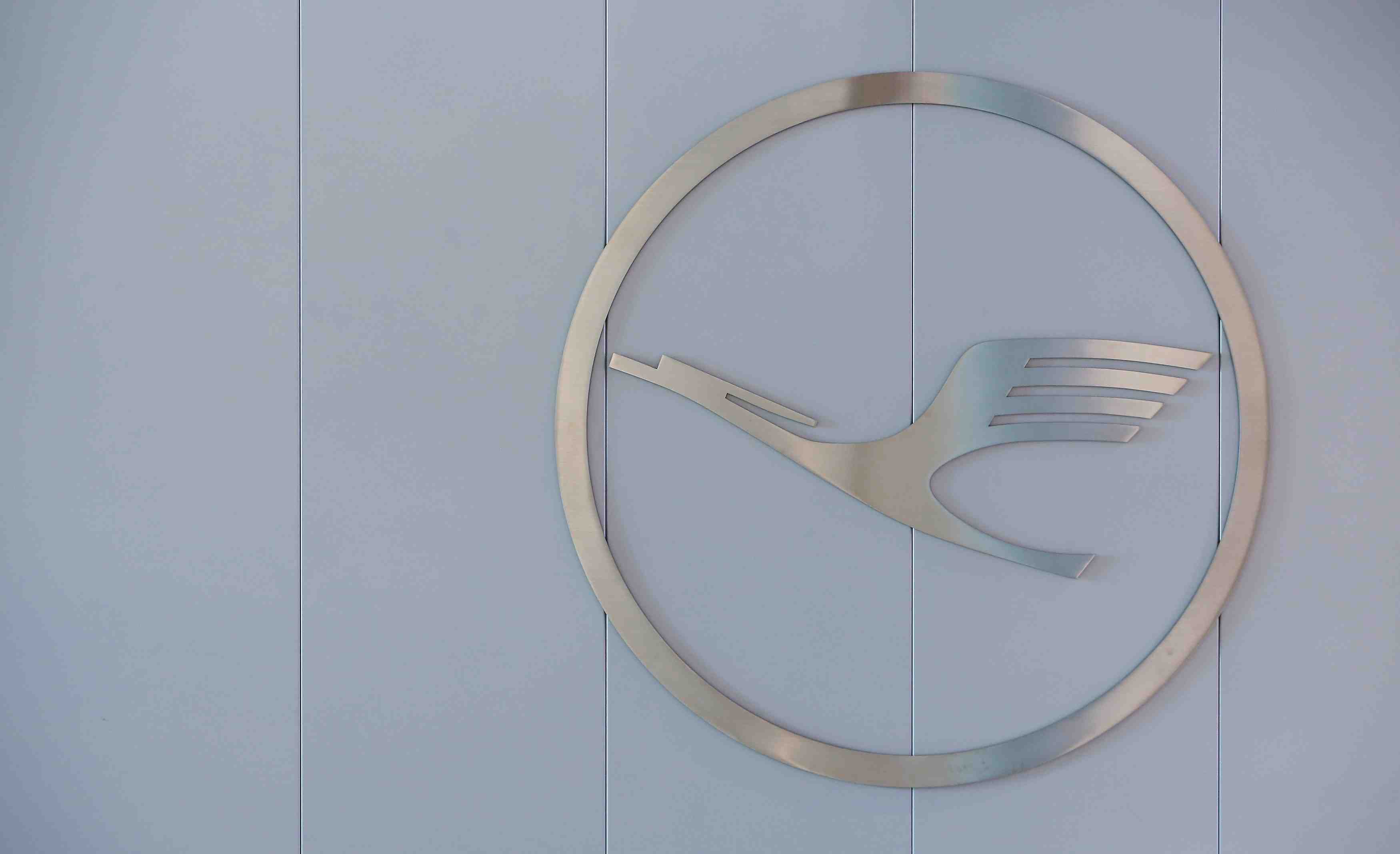 Accord entre lufthansa et le gouvernement allemand sur un plan de sauvetage, rapporte dpa