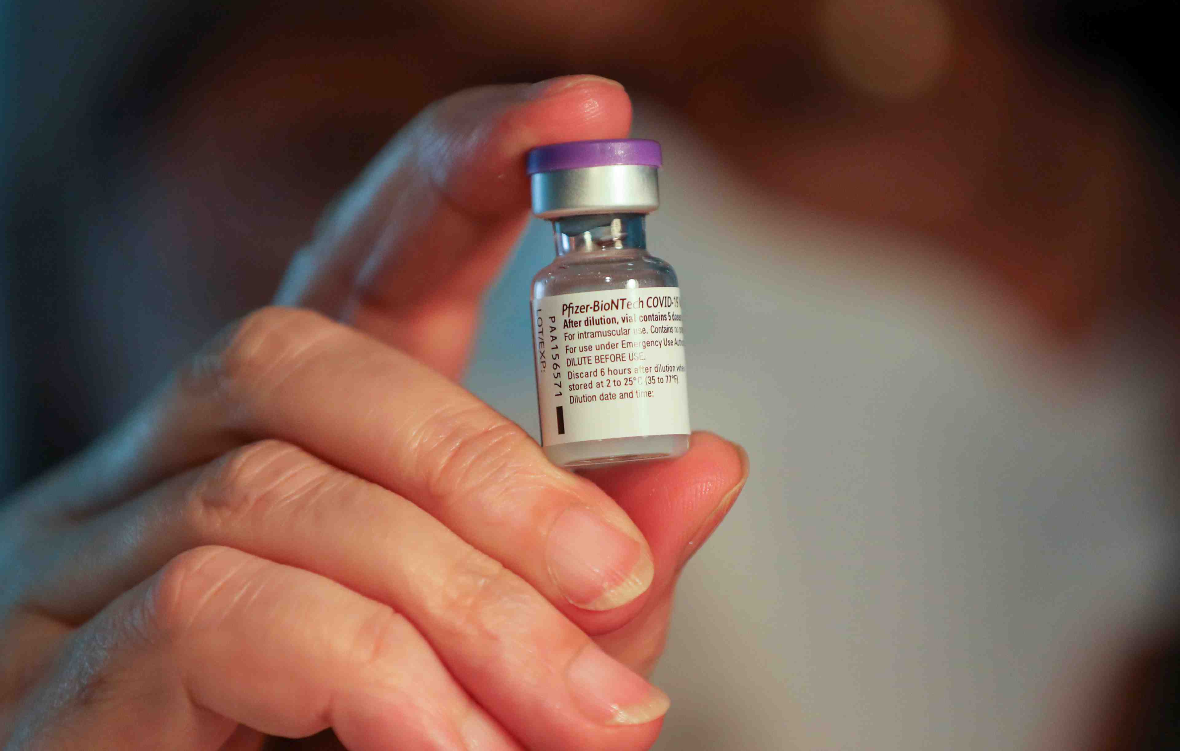 Coronavirus: l'ema recommande un delai de 3 semaines pour la deuxieme dose du vaccin de pfizer