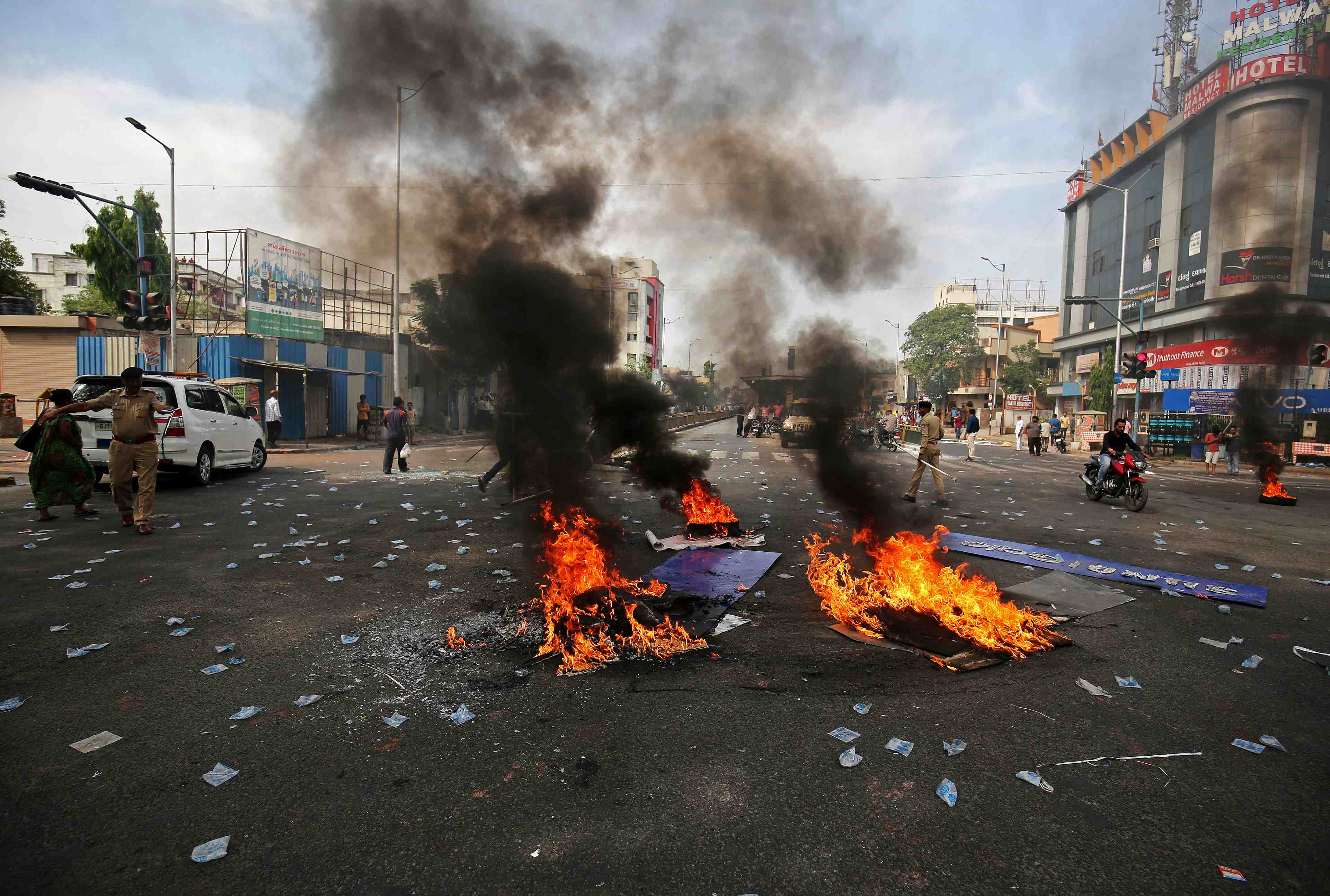 Inde: des manifestations a l'appel des intouchables tournent a la violence