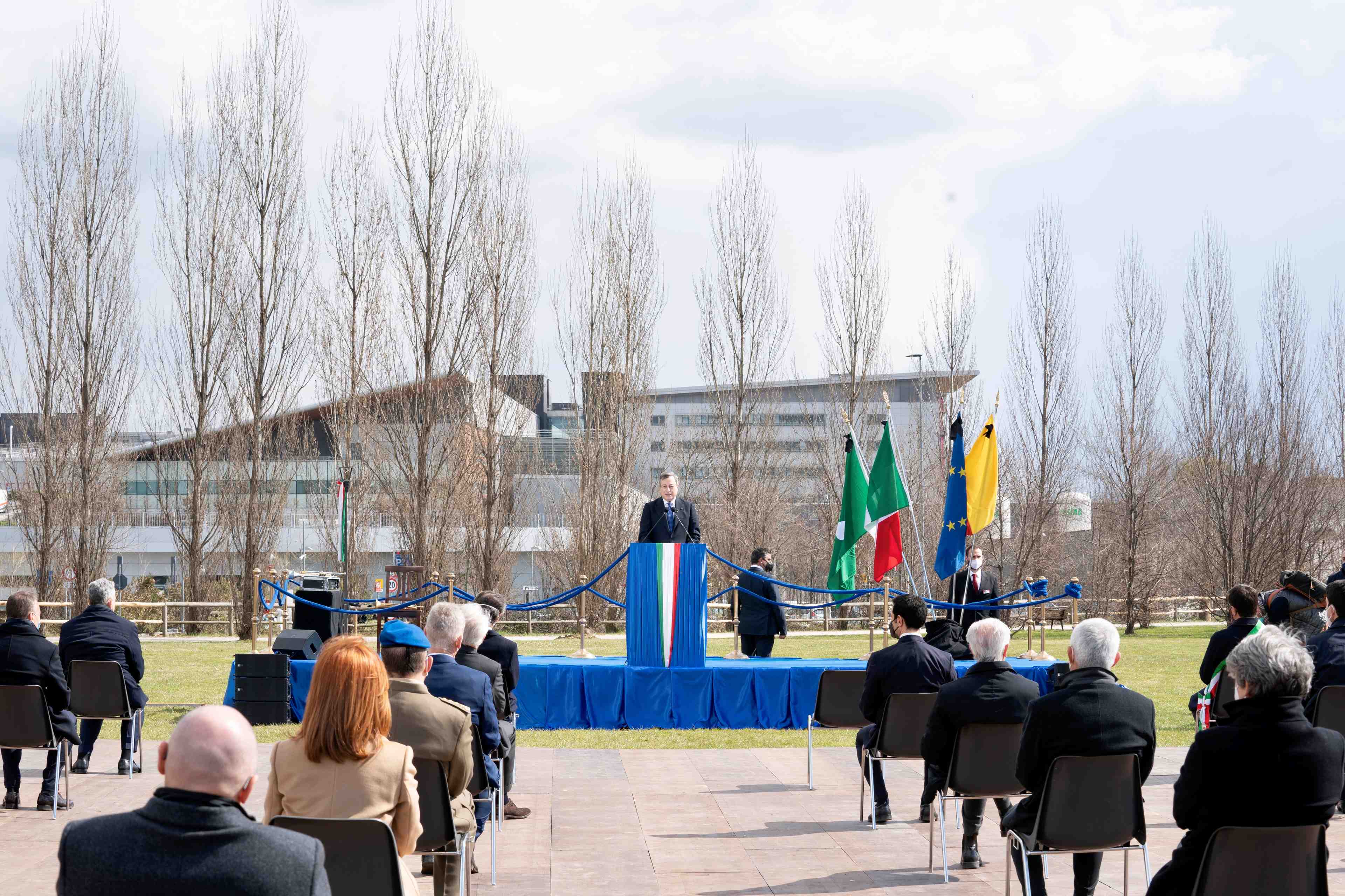 Coronavirus: l’italie observe un deuil national en l’honneur des victimes du covid-19