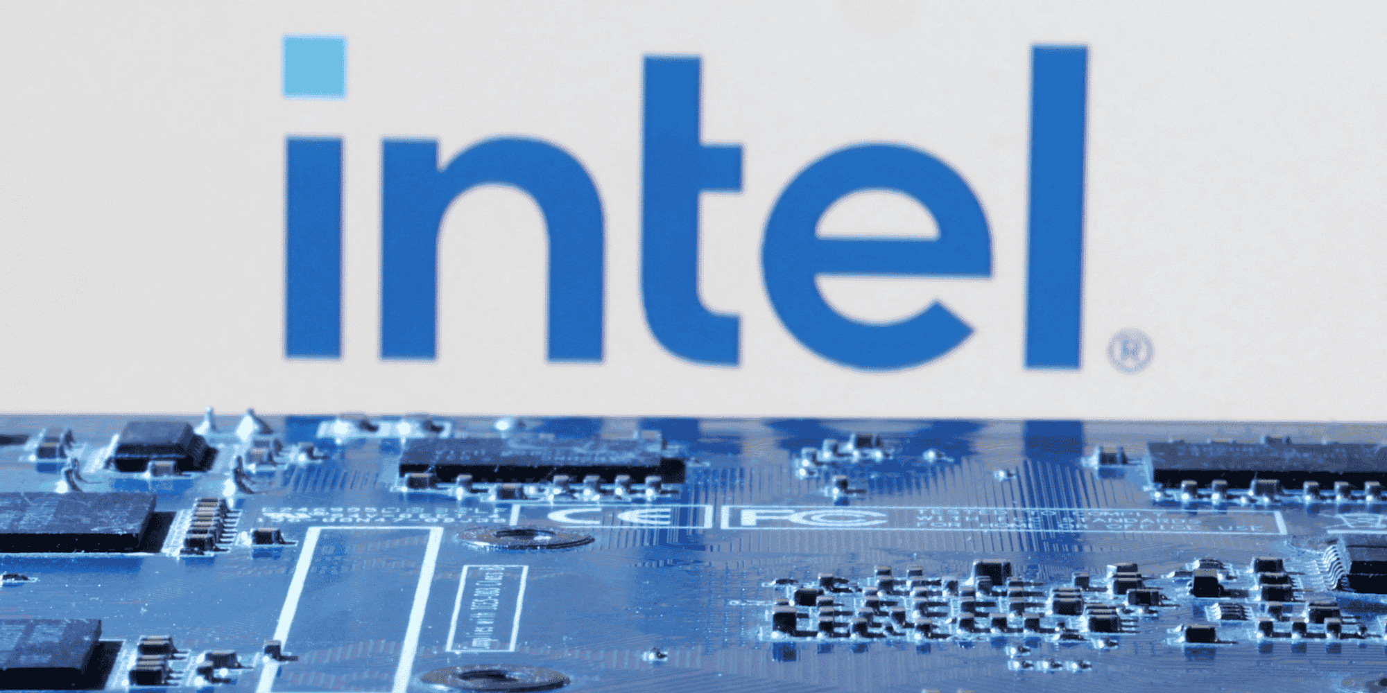 La Maison Blanche estime que cet investissement devrait permettre aux États-Unis de se rapprocher de leur objectif de produire, d'ici 2030, 20% des puces de dernier cri fabriquées dans le monde.