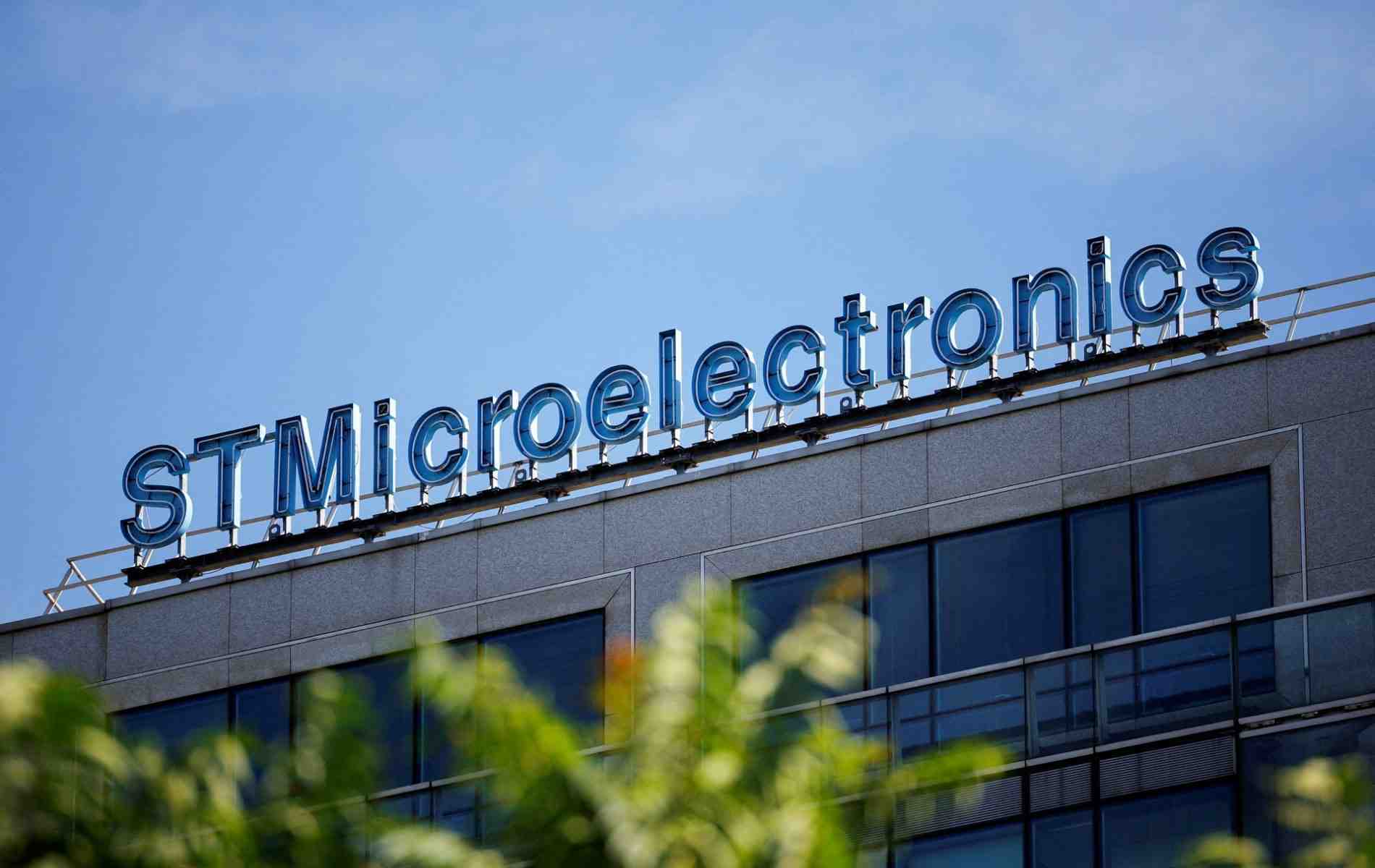 STMicroelectronics fait face à un ralentissement de la demande depuis la fin 2023 dans l'ensemble des segments sur lesquels il est présent, et plus particulièrement sur le marché industriel.