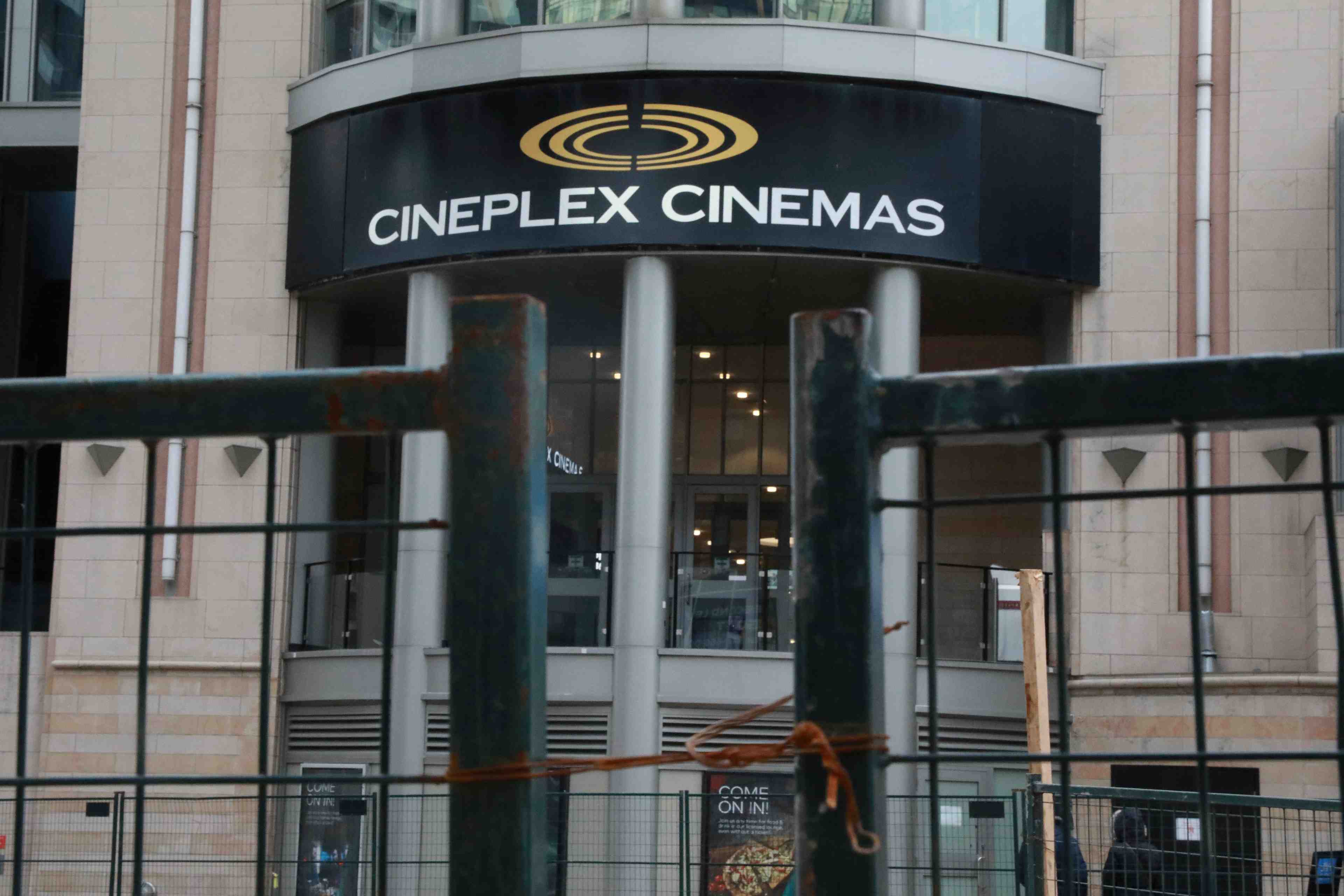 Cineworld plonge en bourse apres sa condamnation a verser 1,23 md de dollars canadiens de dommages
