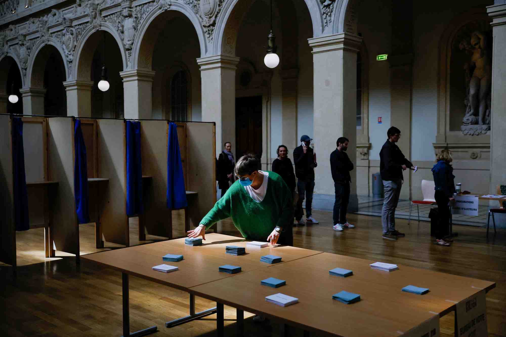 France 2022: taux de participation au second tour de la presidentielle a 63,23% a 17h00