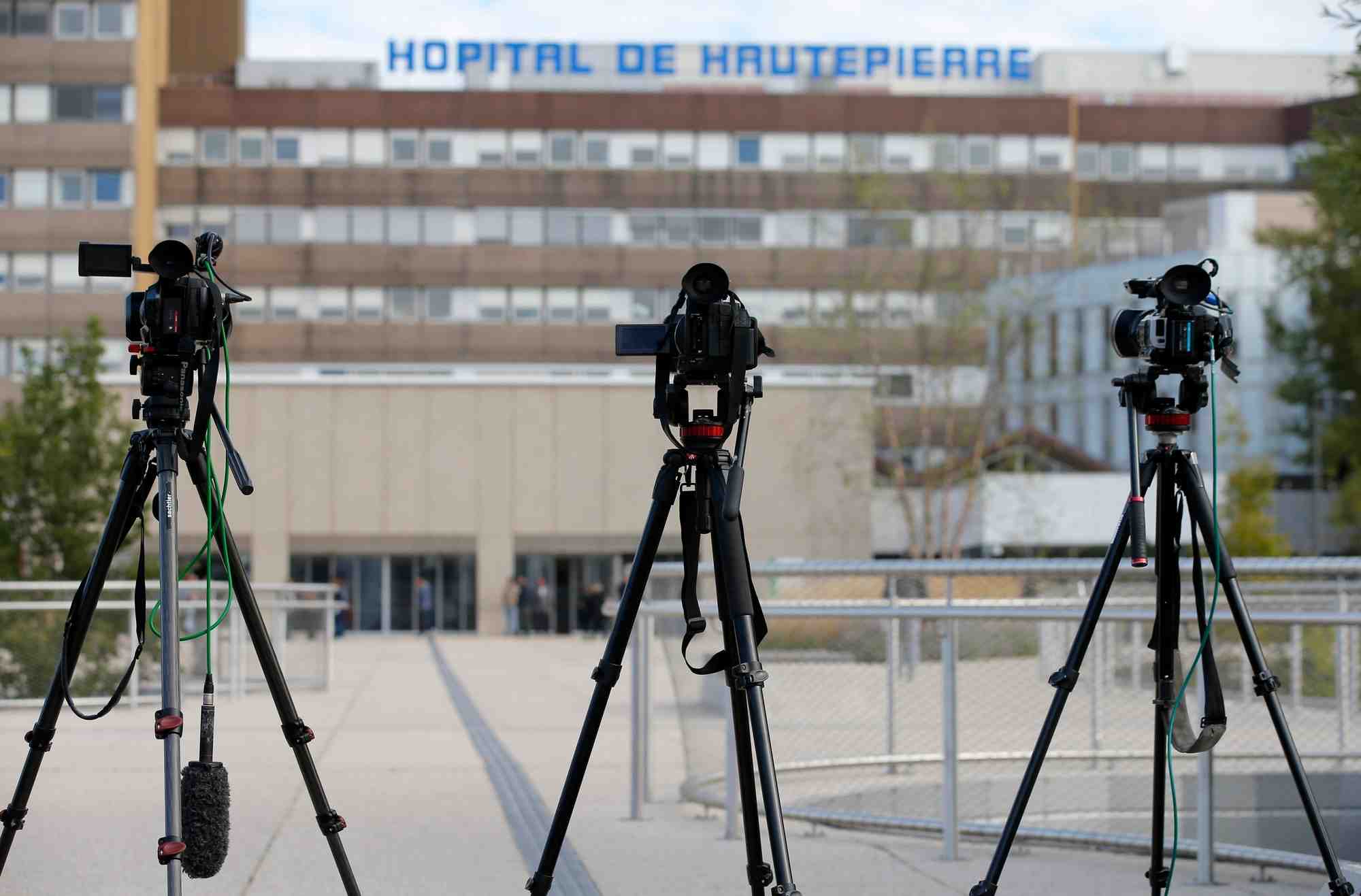 Cameras de television devant l'hopital hautepierre de strasbourg