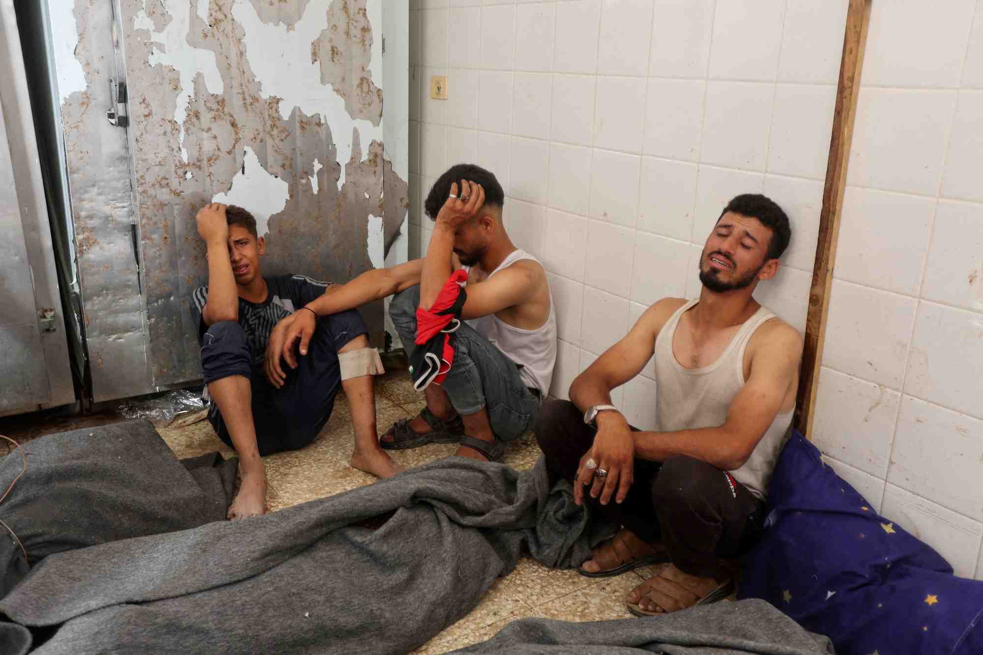 Funerailles de palestiniens tues lors de frappes israeliennes, a deir al-balah